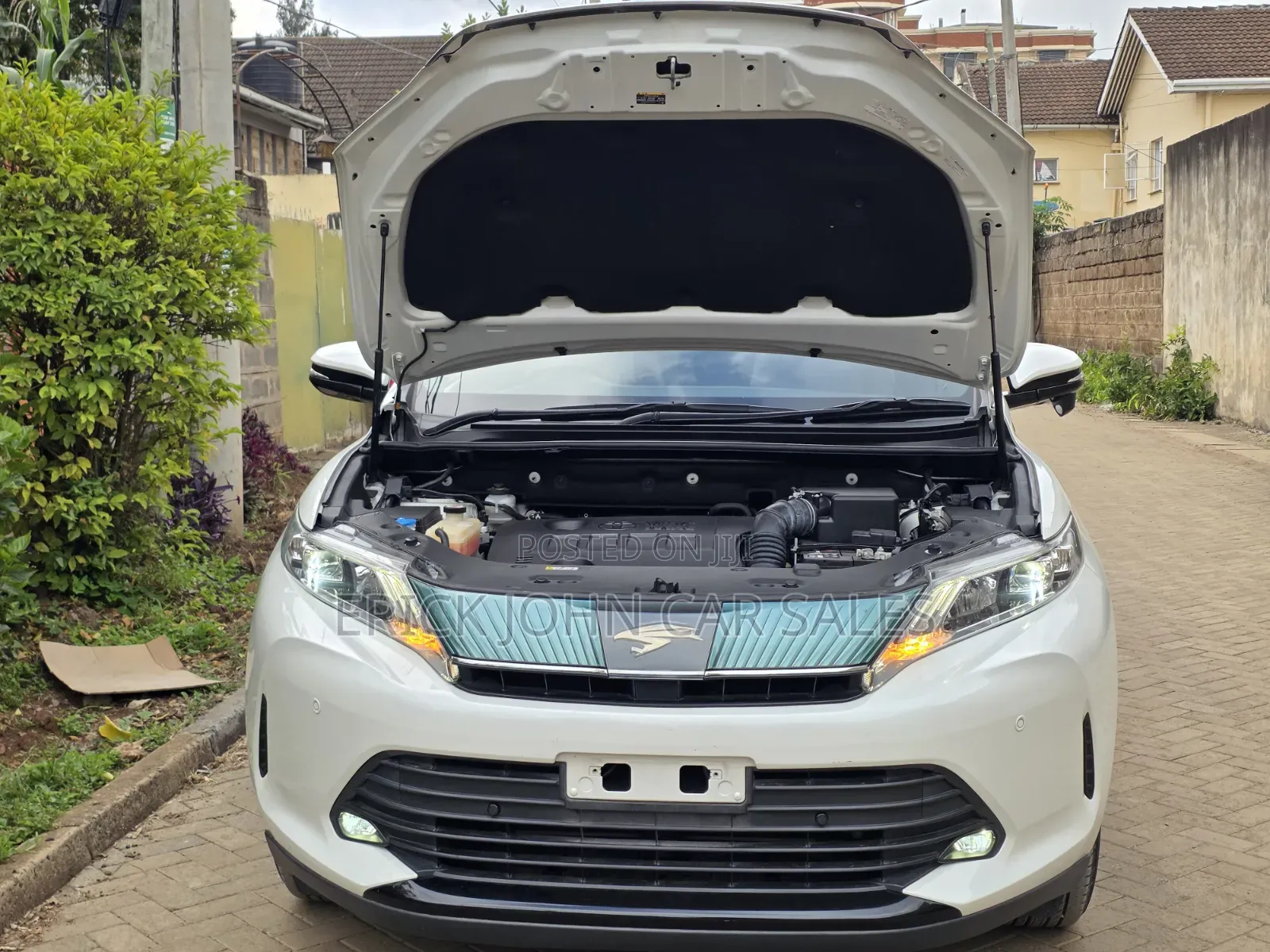 Toyota Harrier 2.0 2019 White