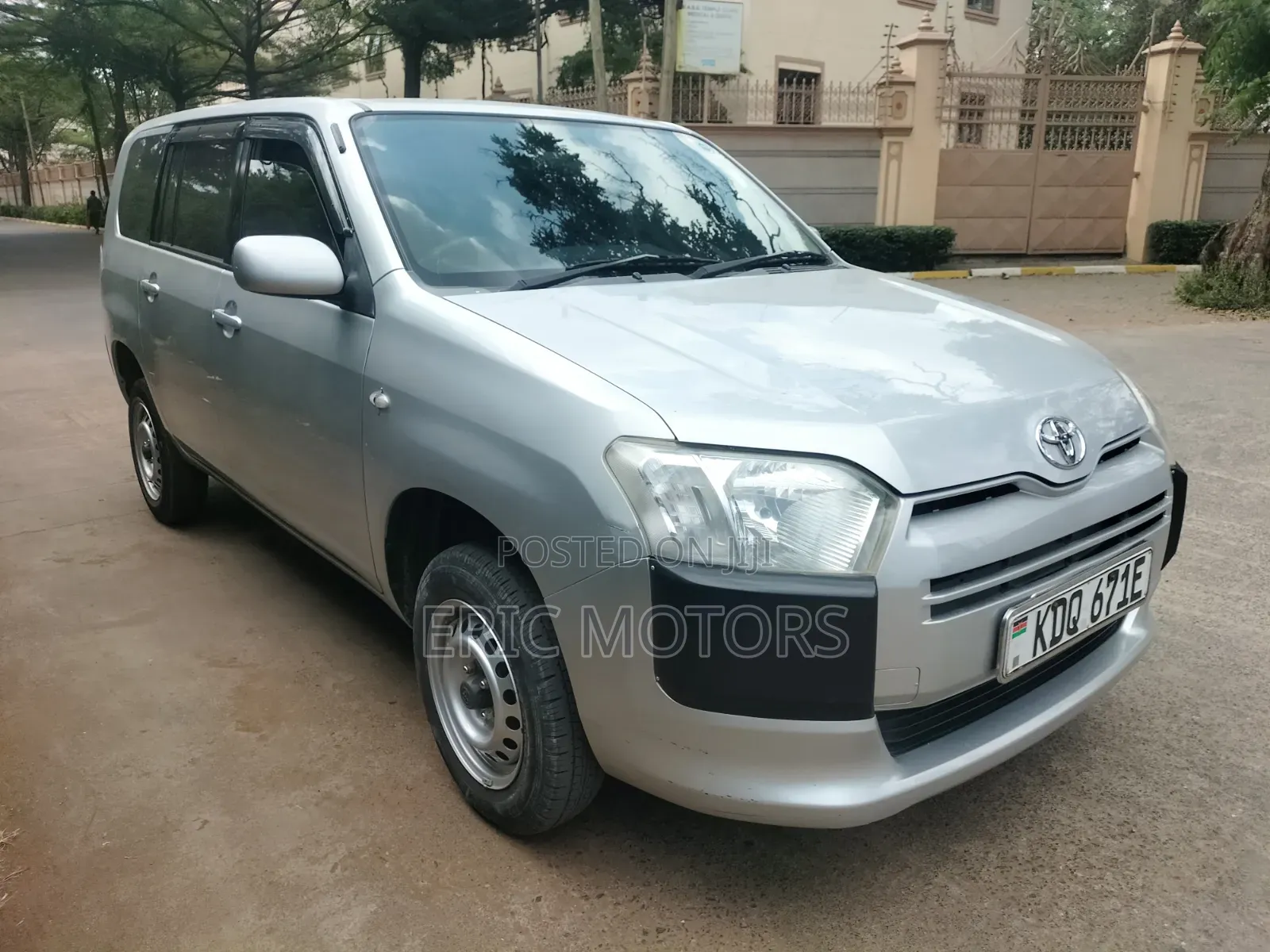 Toyota Succeed SV Premium 2016 Silver