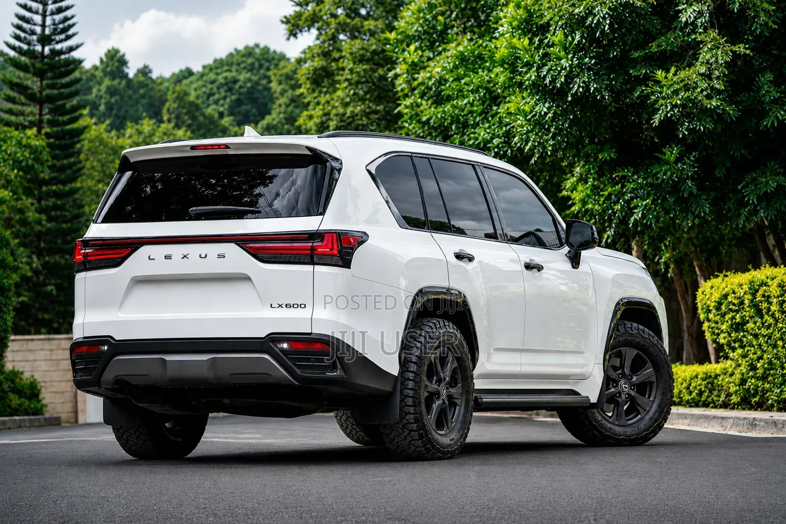Lexus LX 600 2022 White