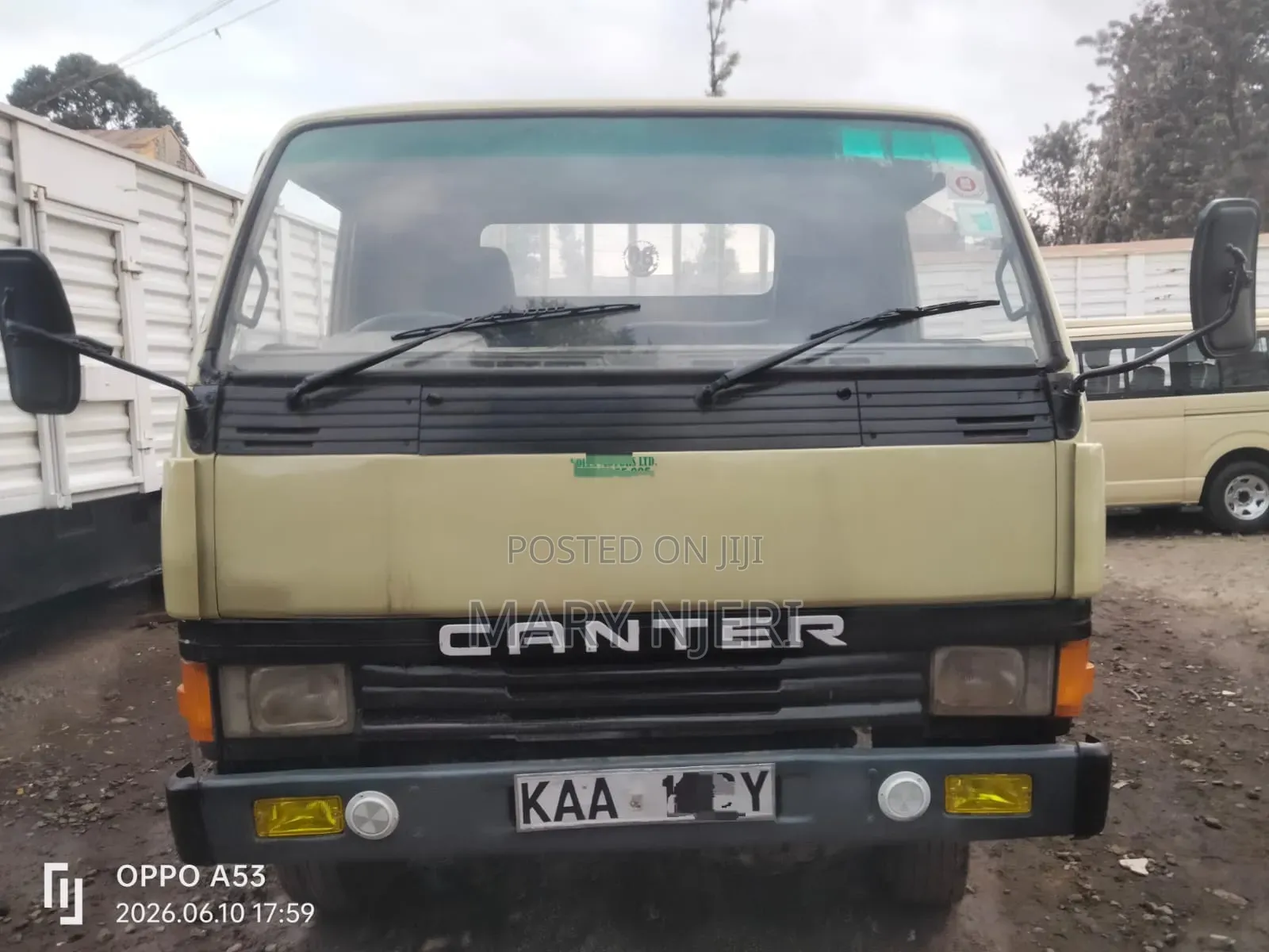 Mitsubishi Fh100 Truck 1990 Beige