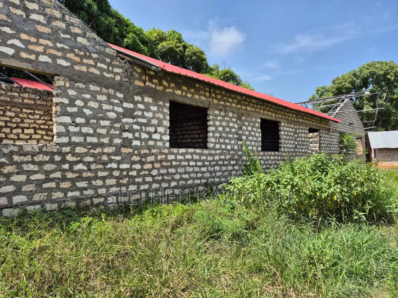 13bdrm House in Bambini, Ukunda for sale