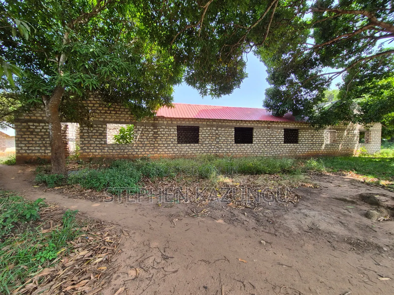 13bdrm House in Bambini, Ukunda for sale