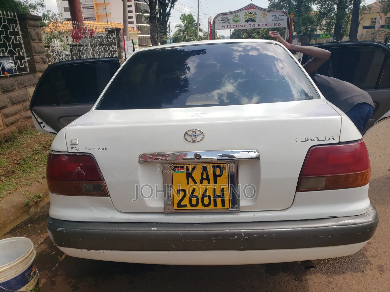 Toyota Corolla 2001 White
