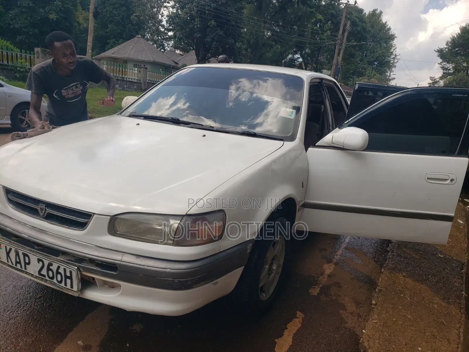 Toyota Corolla 2001 White