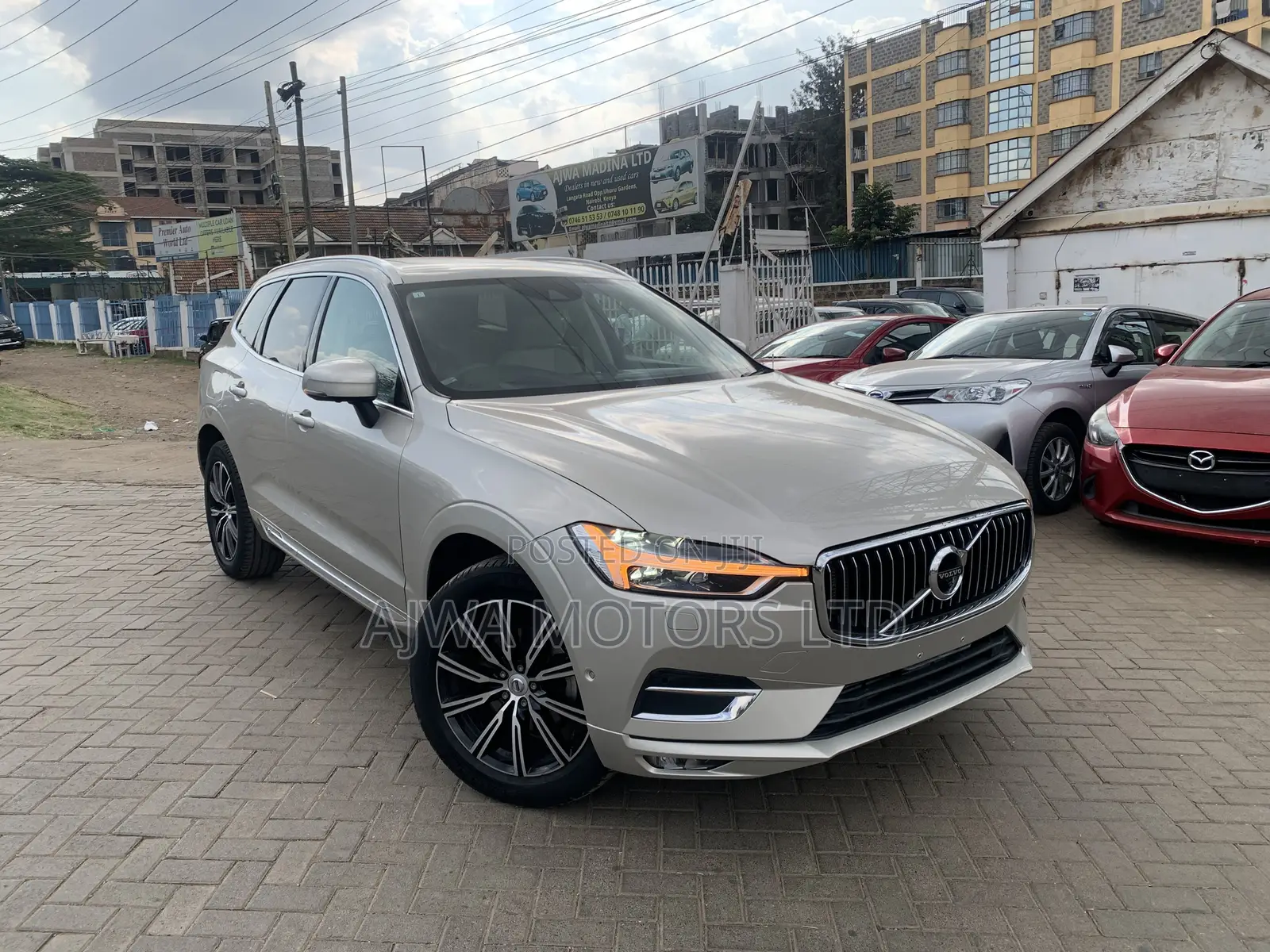 Volvo XC60 T5 Inscription AWD 2019 Gold