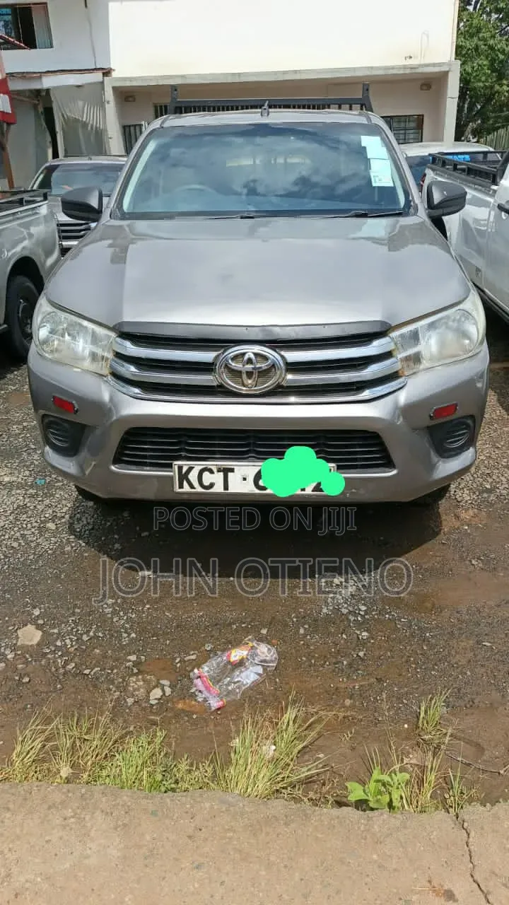 Toyota Hilux 2020 Gray