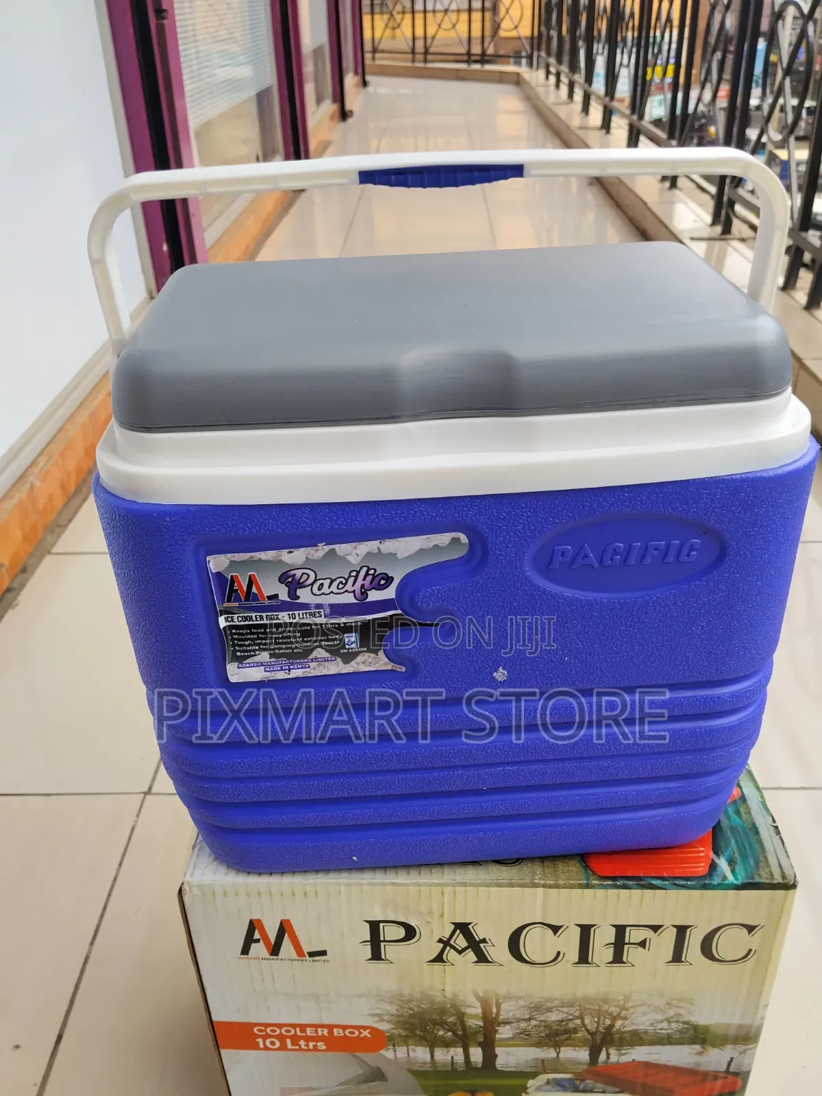 Pacific 10 Litres Cooler Box Keeps Contents Fresh