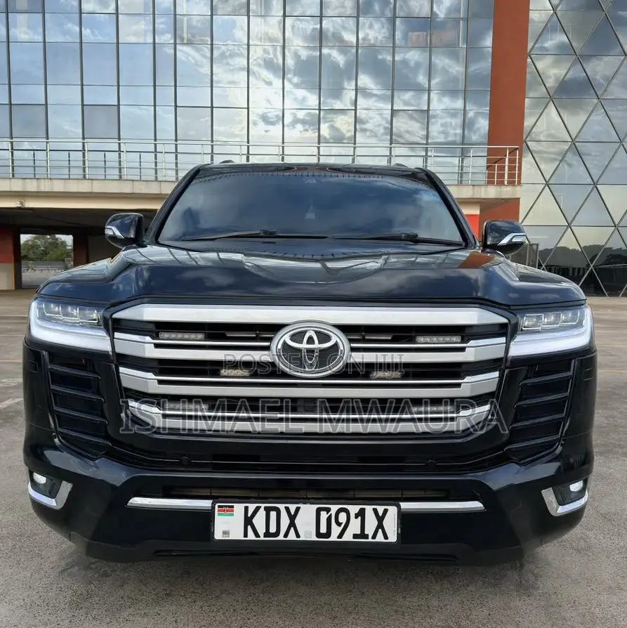 Toyota Land Cruiser 4.6 V8 ZX 2017 Black