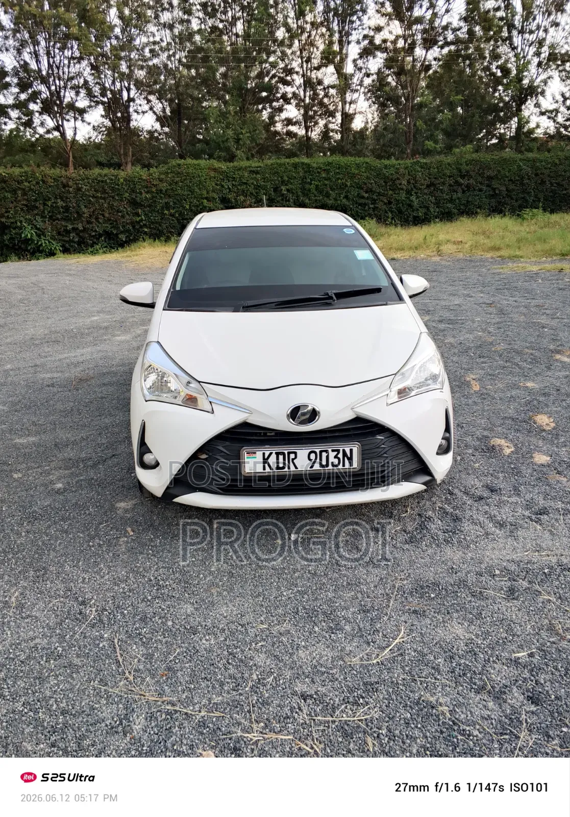 Toyota Vitz 1.5 FWD 5dr 2017 White