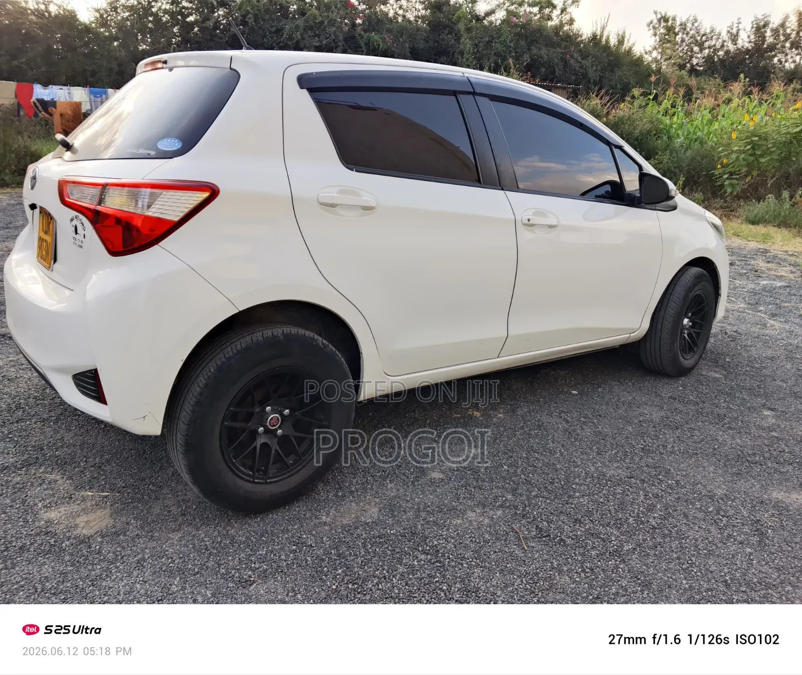 Toyota Vitz 1.5 FWD 5dr 2017 White