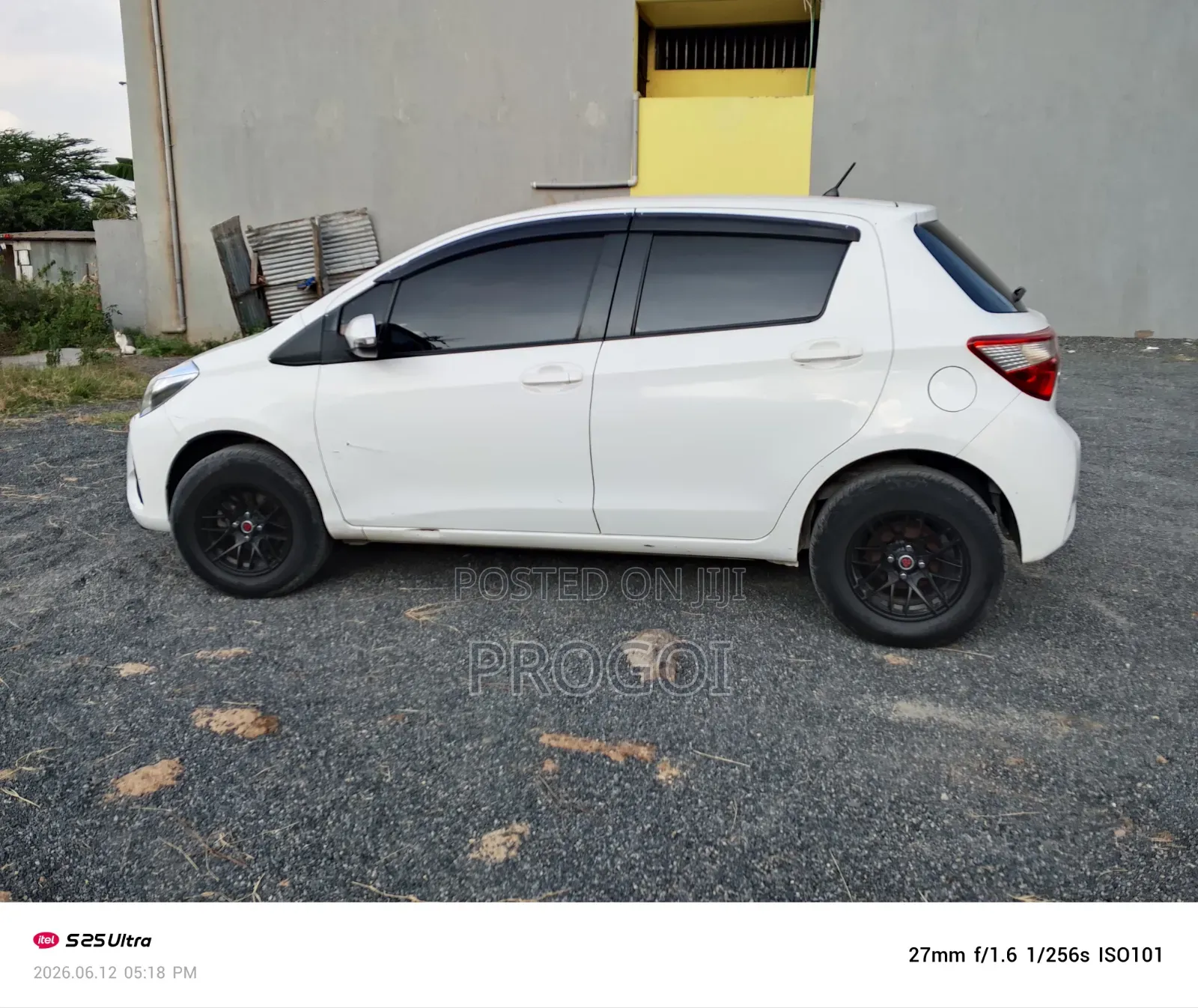 Toyota Vitz 1.5 FWD 5dr 2017 White