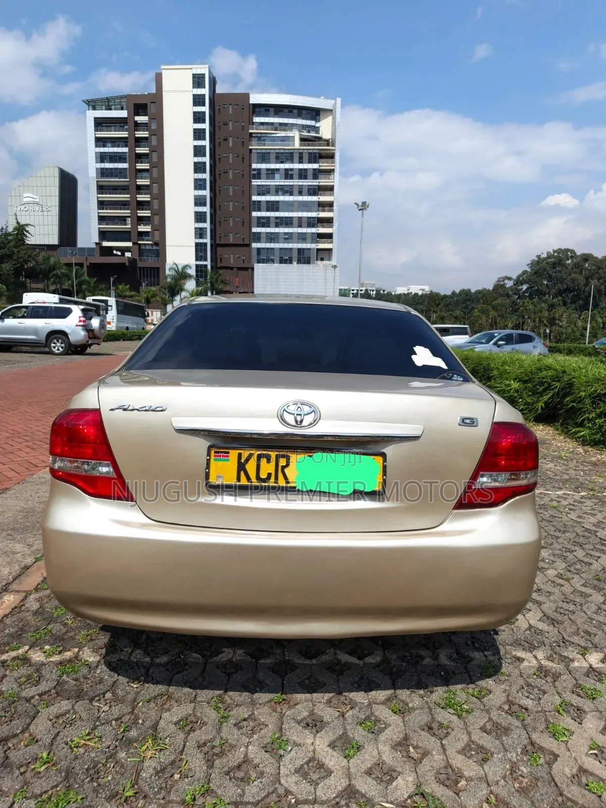 Toyota Axio 2011 Gold