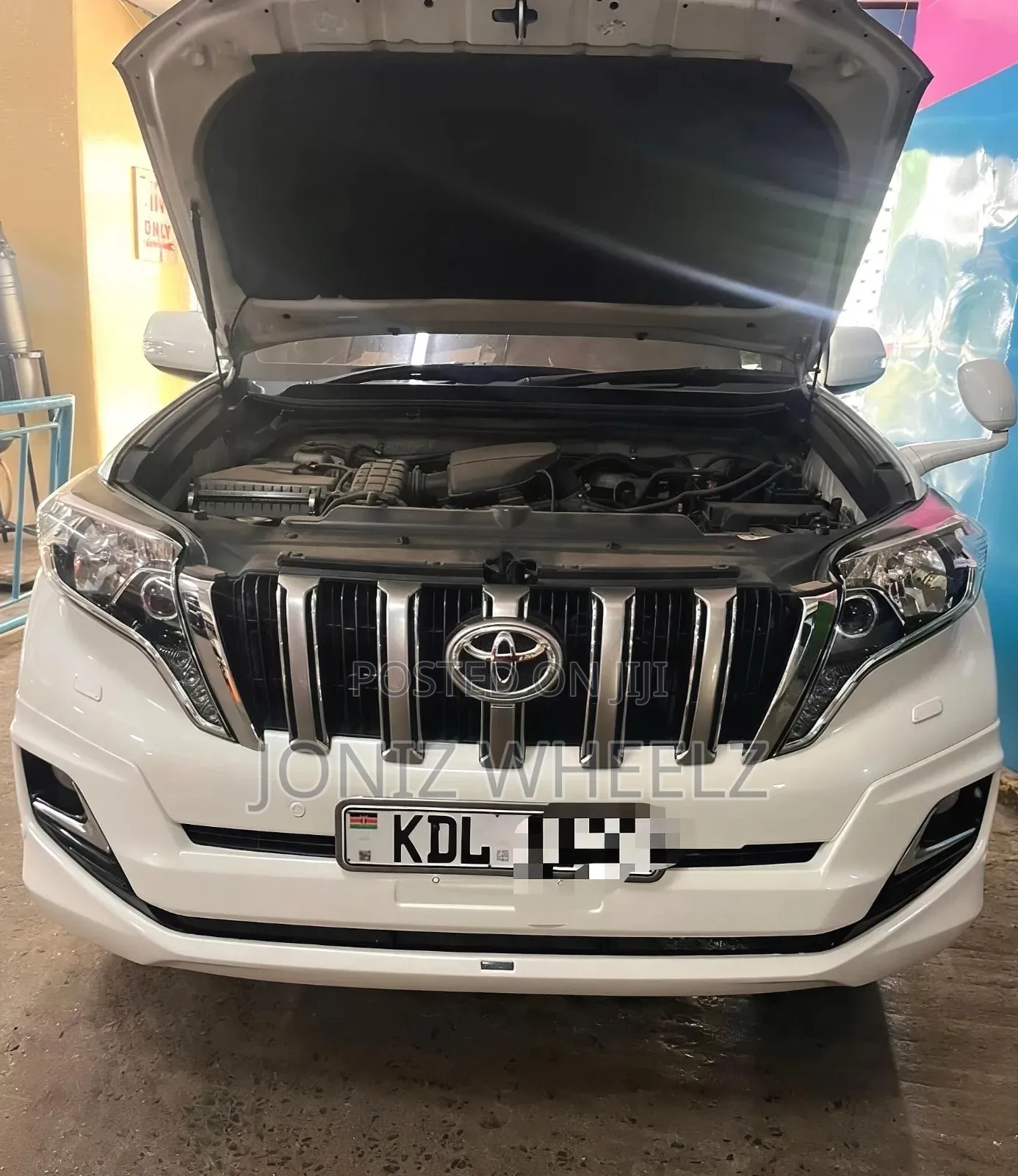 Toyota Land Cruiser Prado 2017 White