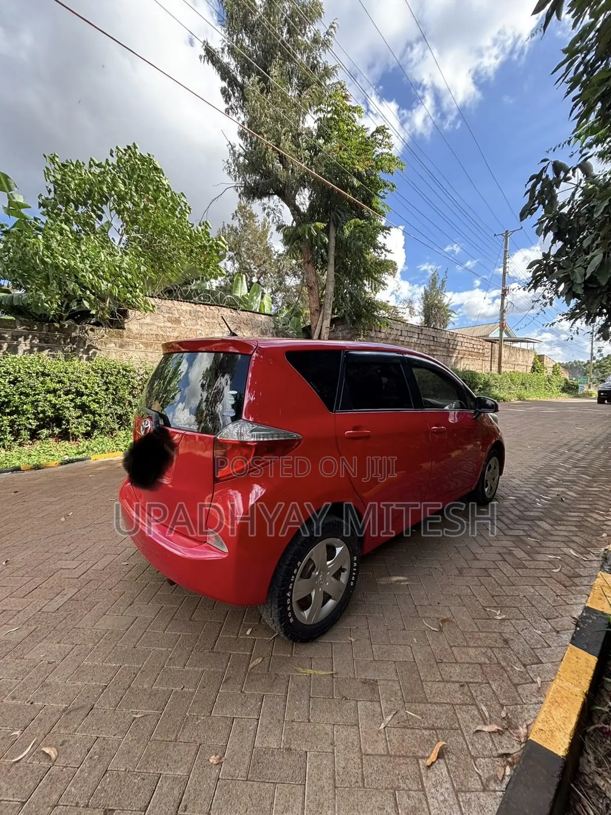 Toyota Ractis 2011 Red