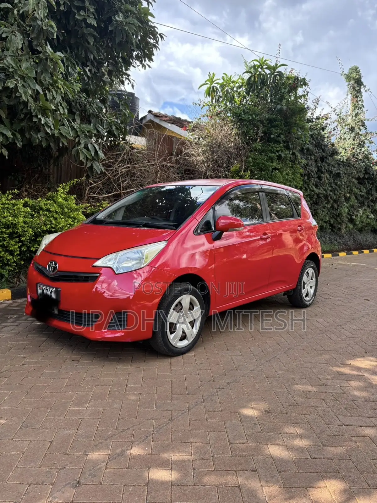 Toyota Ractis 2011 Red
