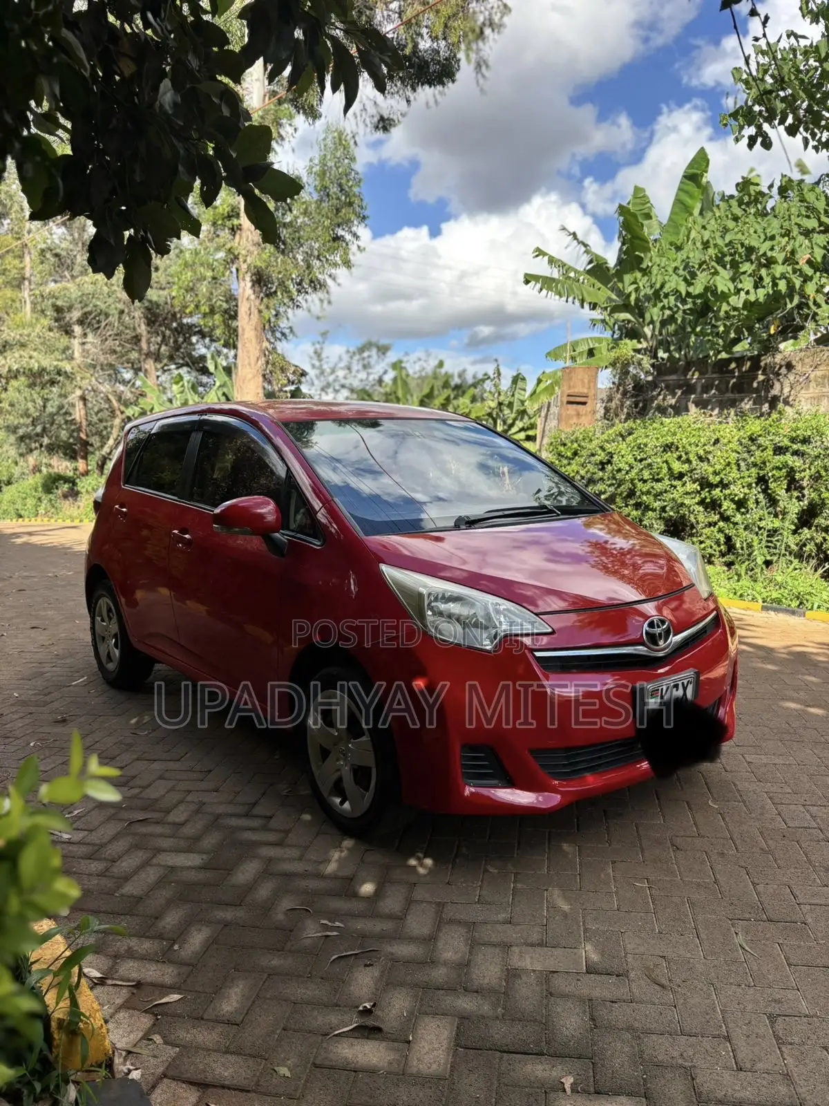 Toyota Ractis 2011 Red