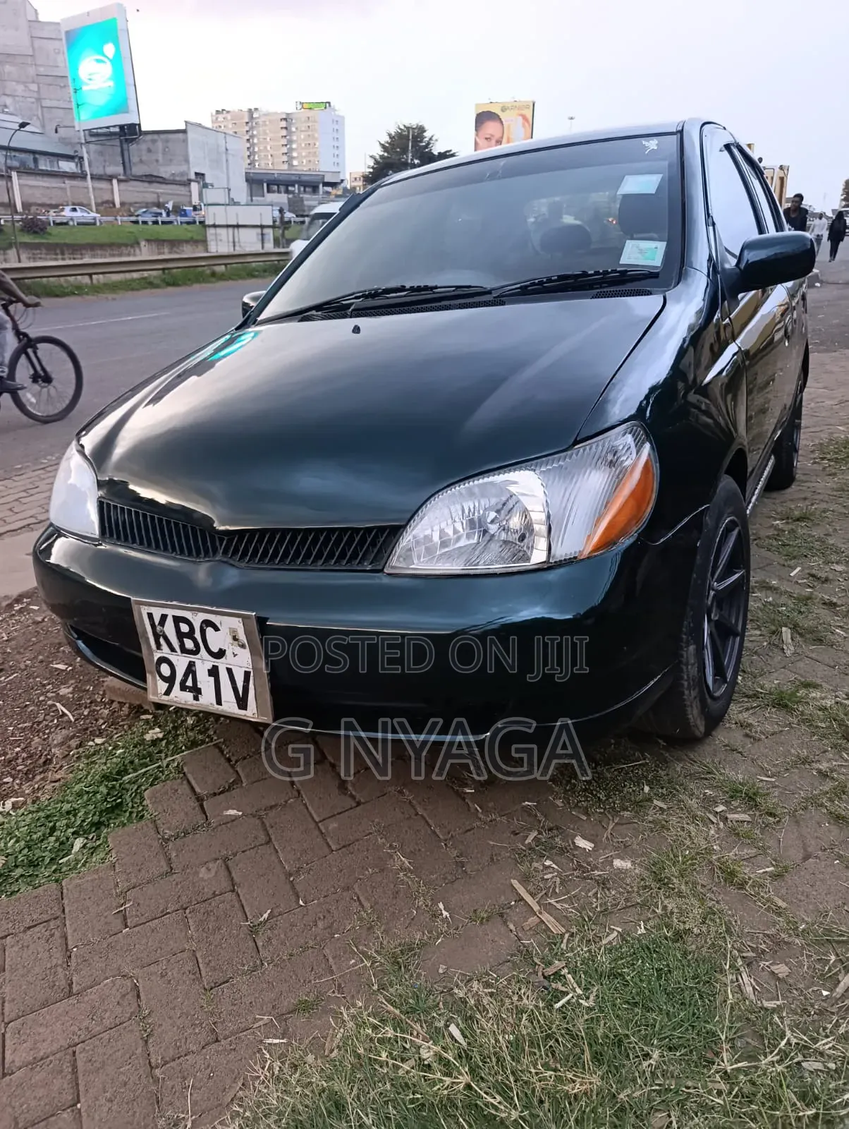 Toyota Platz 2001 Green