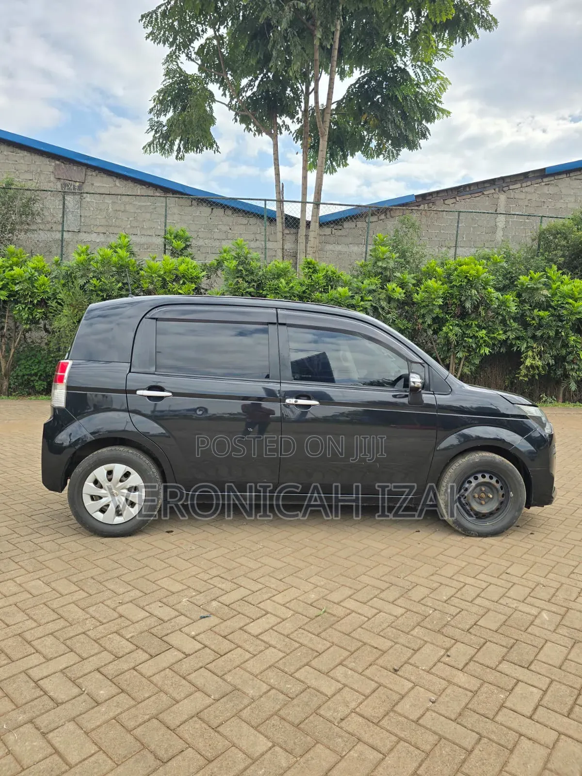 Toyota Spade 2014 Black