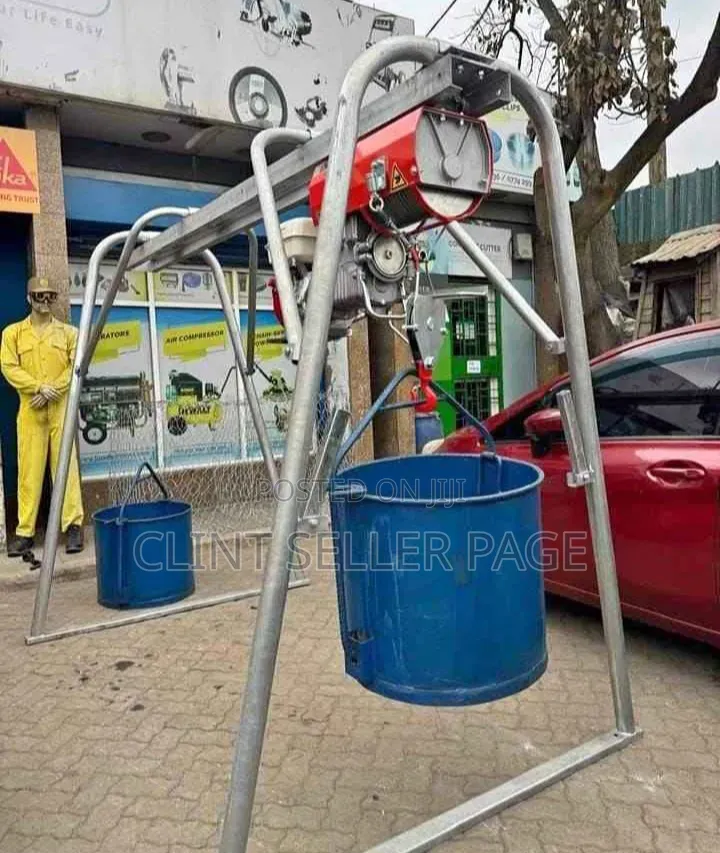 Builder's Concrete Hoist