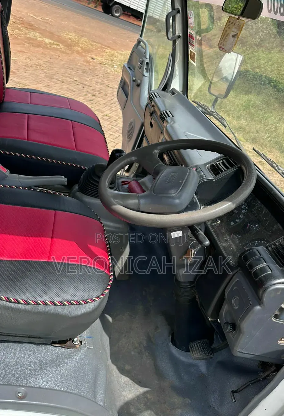 Isuzu NPR 2017 Local
