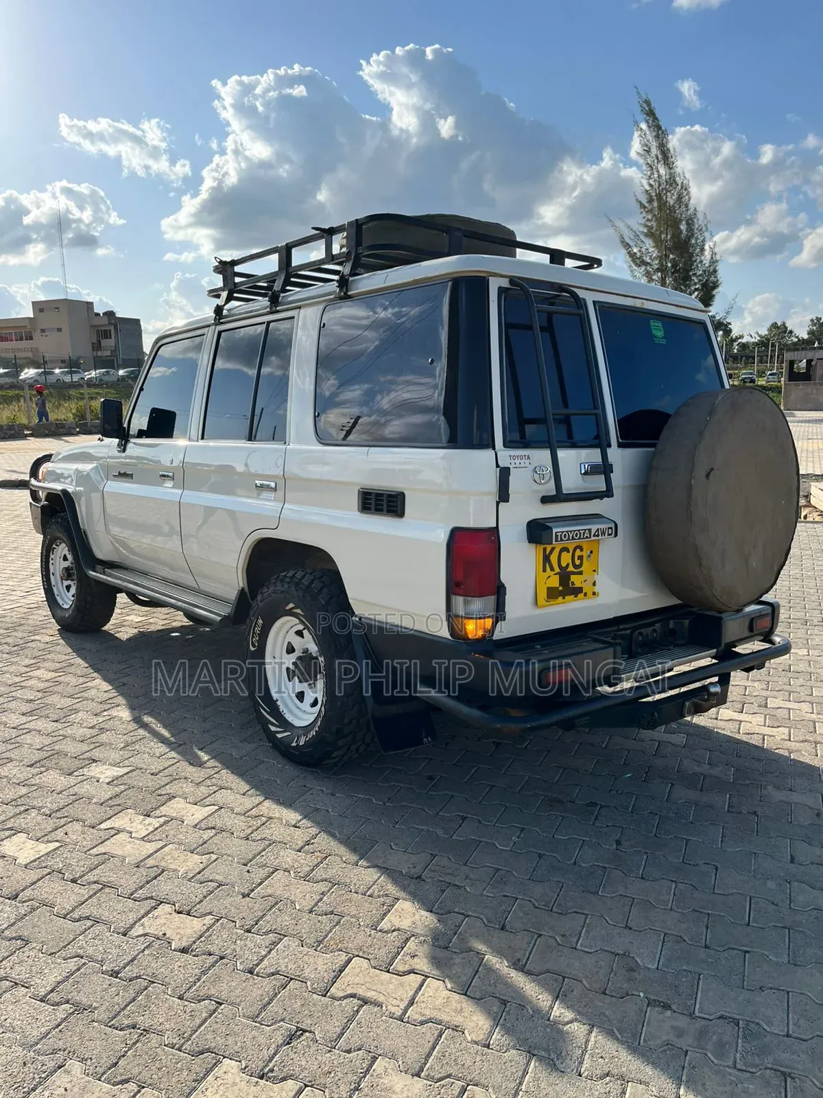 Toyota Land Cruiser 2015 White