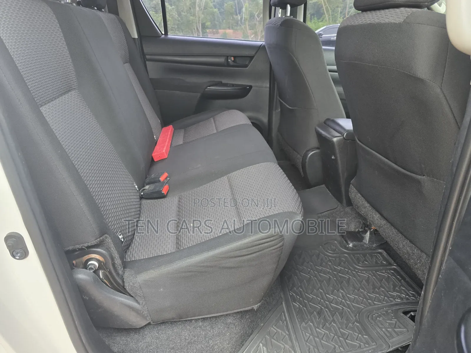 Toyota Hilux 2021 White
