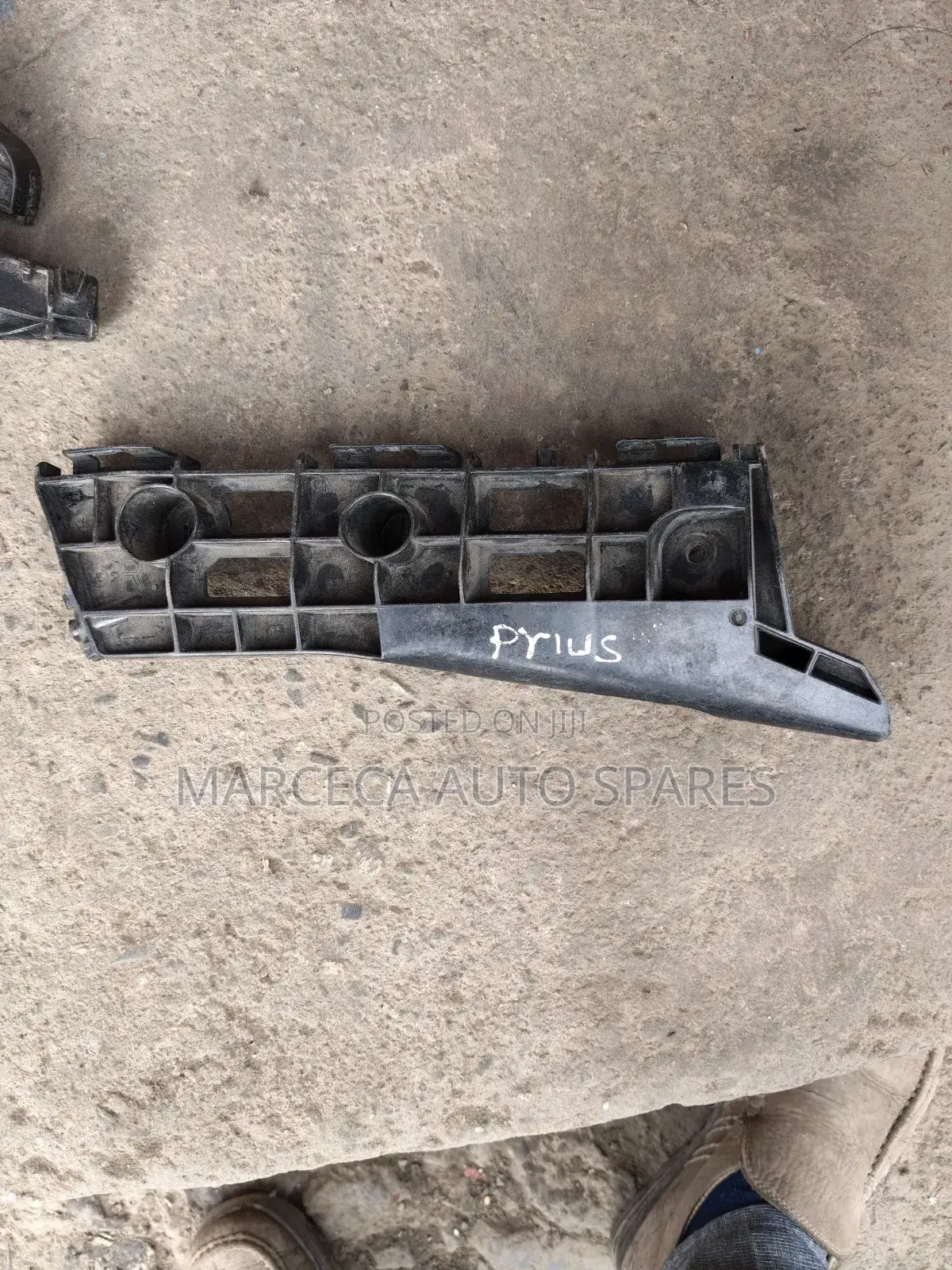 Genuine Toyota Prius Hybrid Front Bumper Slide Retainers