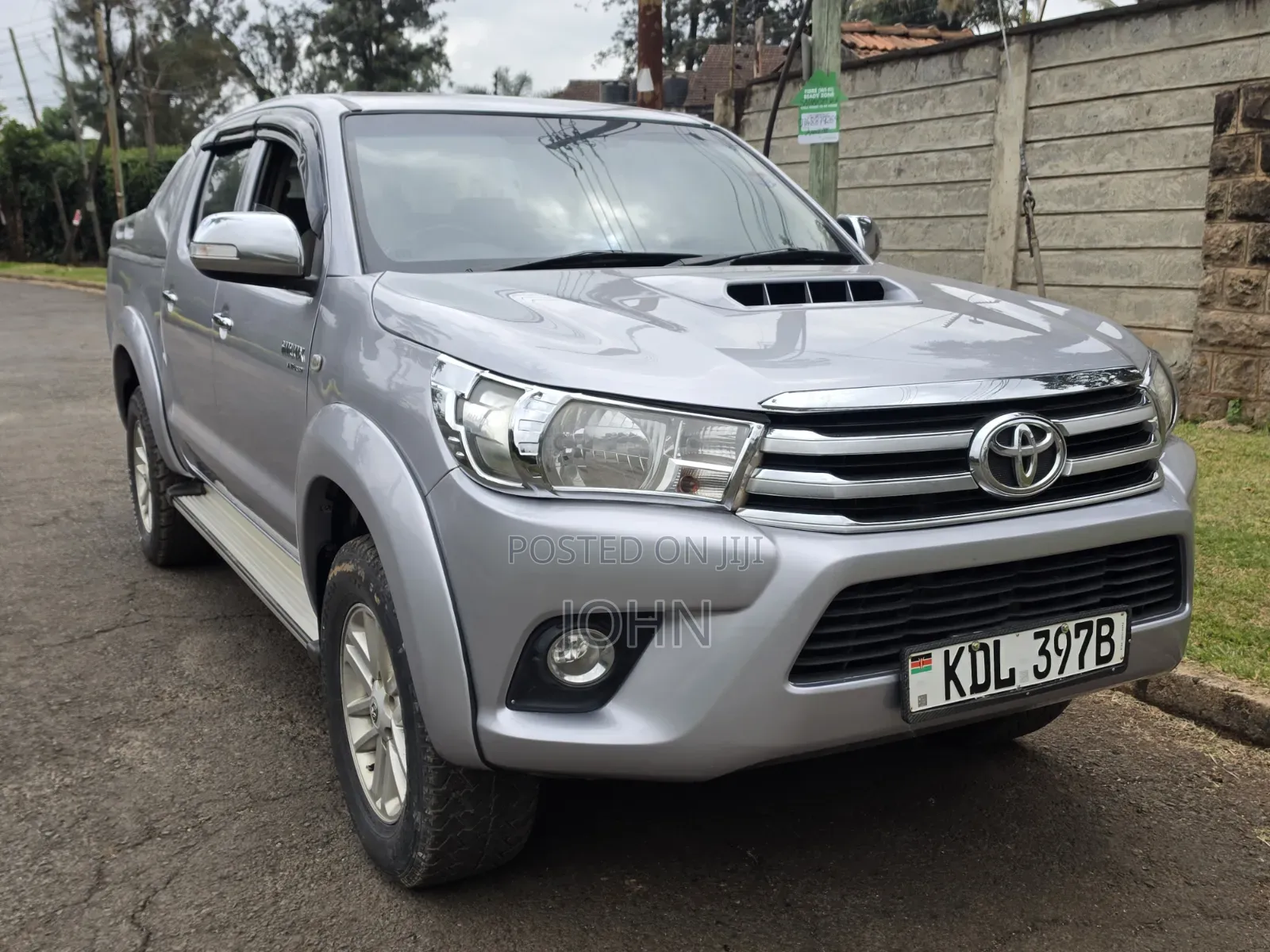Toyota Hilux 3.0 D-4D 4x4 2015 Gray