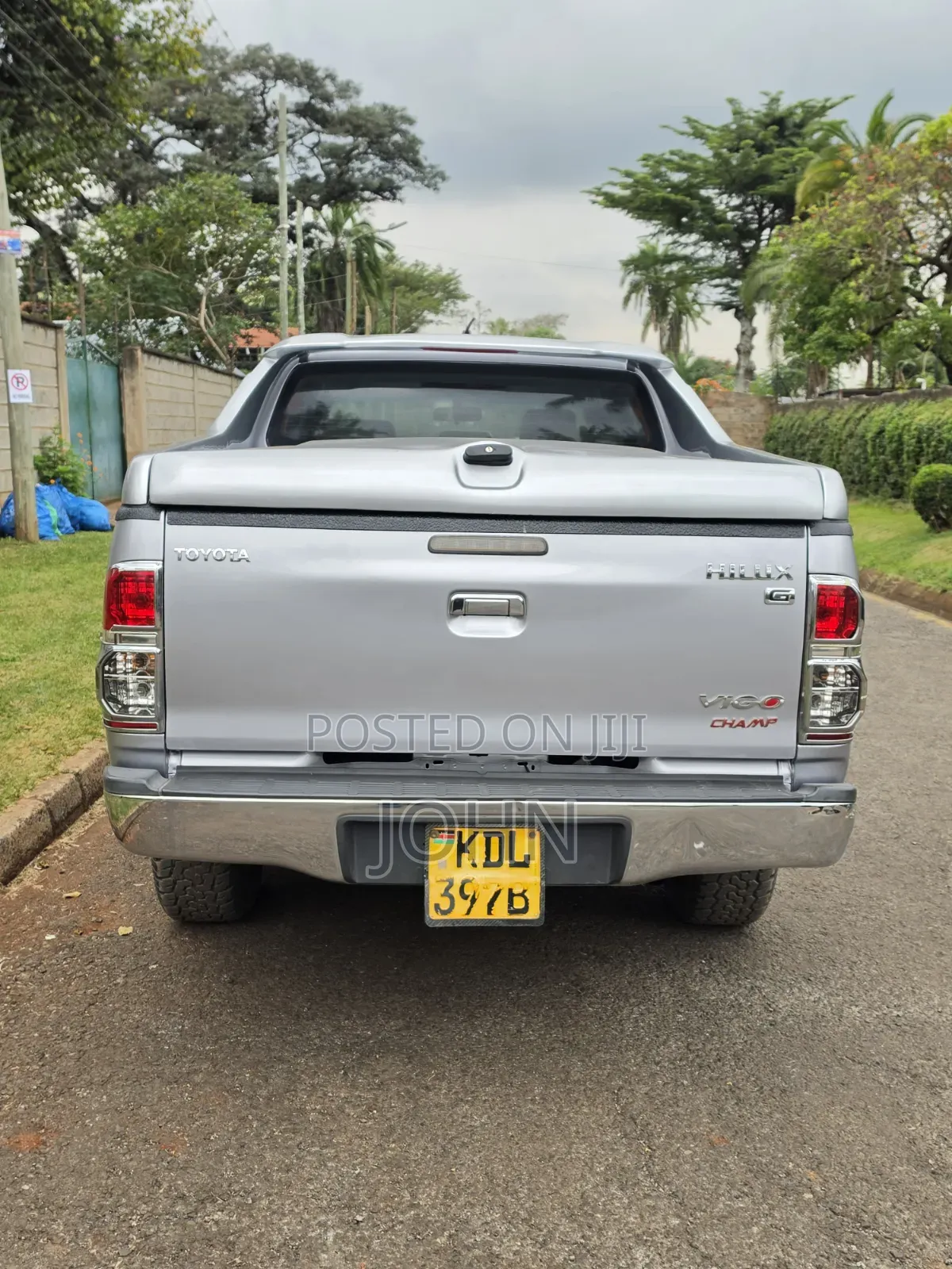 Toyota Hilux 3.0 D-4D 4x4 2015 Gray
