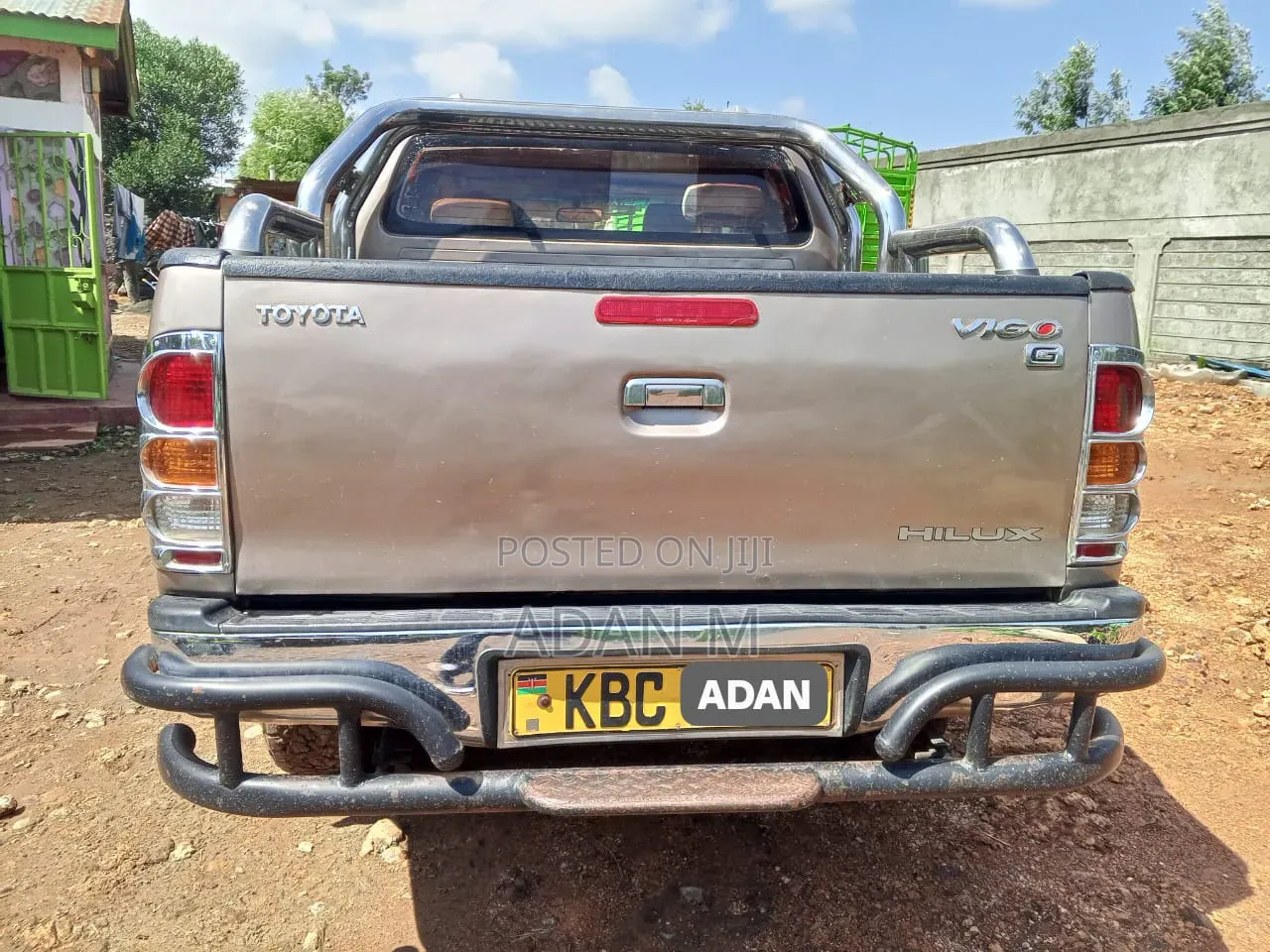 Toyota Hilux 2004 Brown