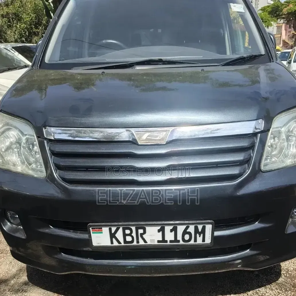 Toyota Noah 2004 Gray