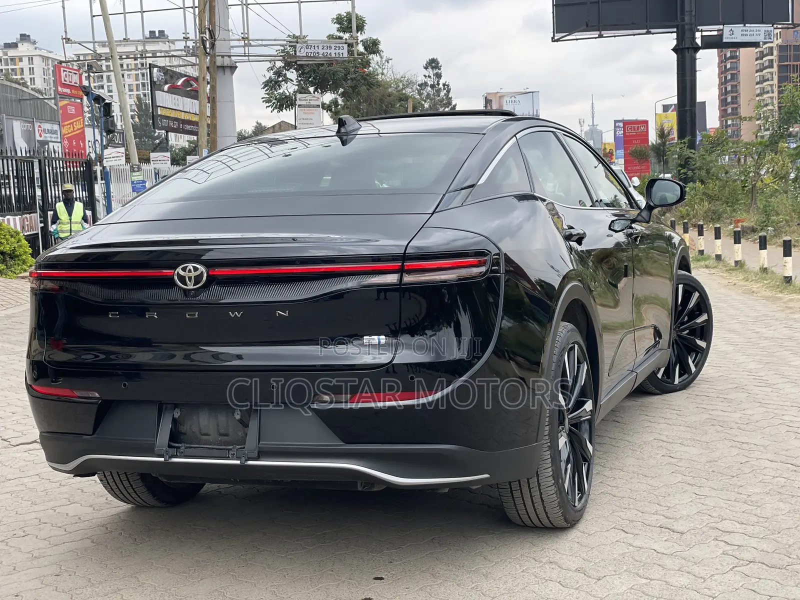 Toyota Crown Platinum 2023 Black
