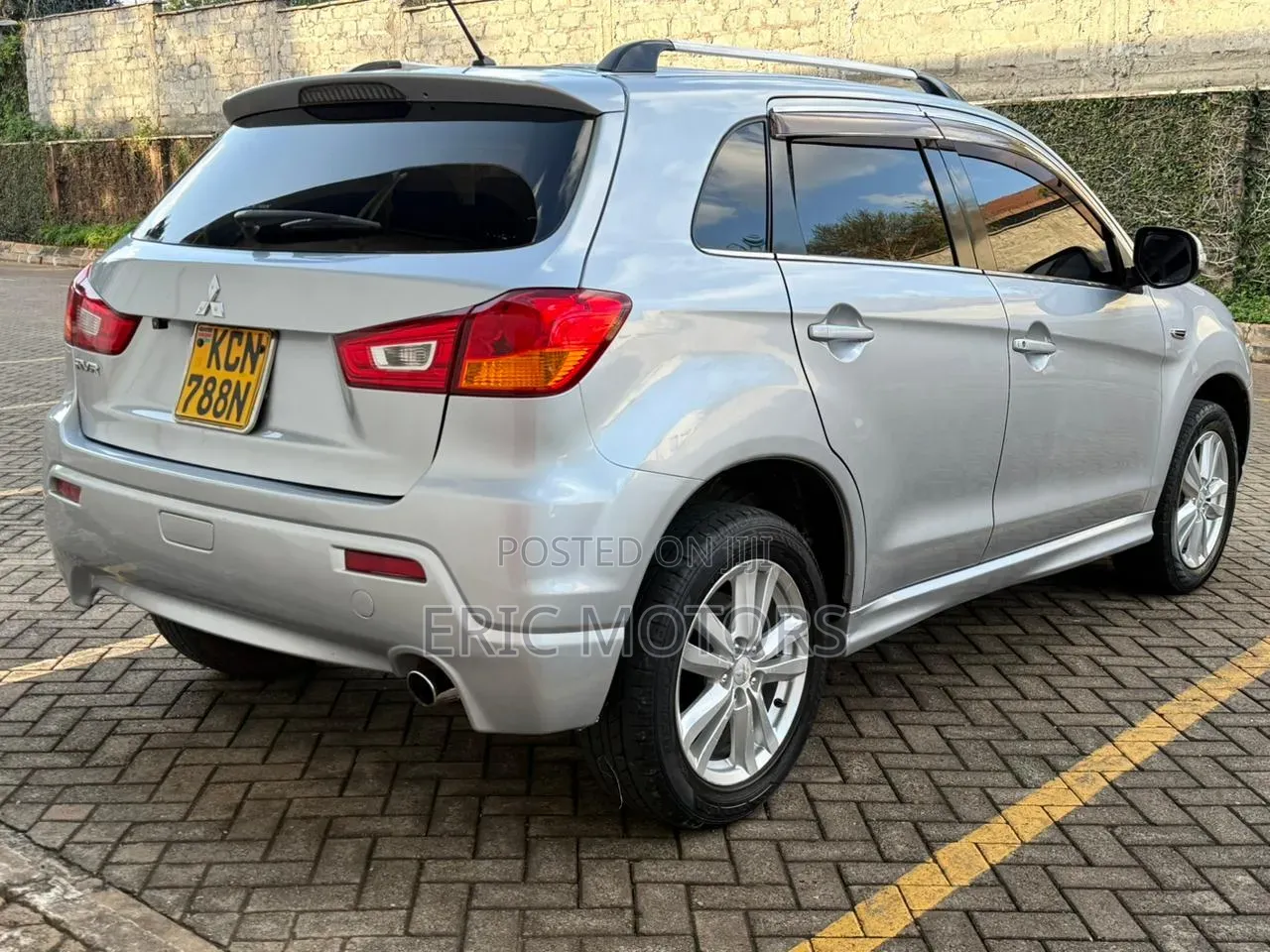 Mitsubishi RVR 2010 Silver