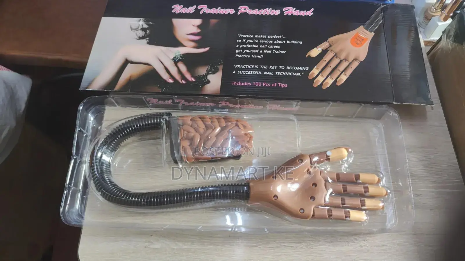 ​Adjustable Nail Trainer Practice Hand With 100 Pcs Tips