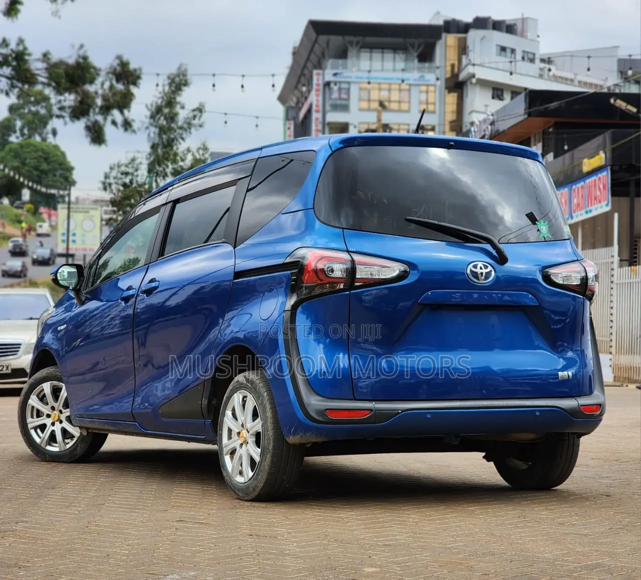 Toyota Sienta 1.5 Hybrid FWD (6-seater) 2019 Blue