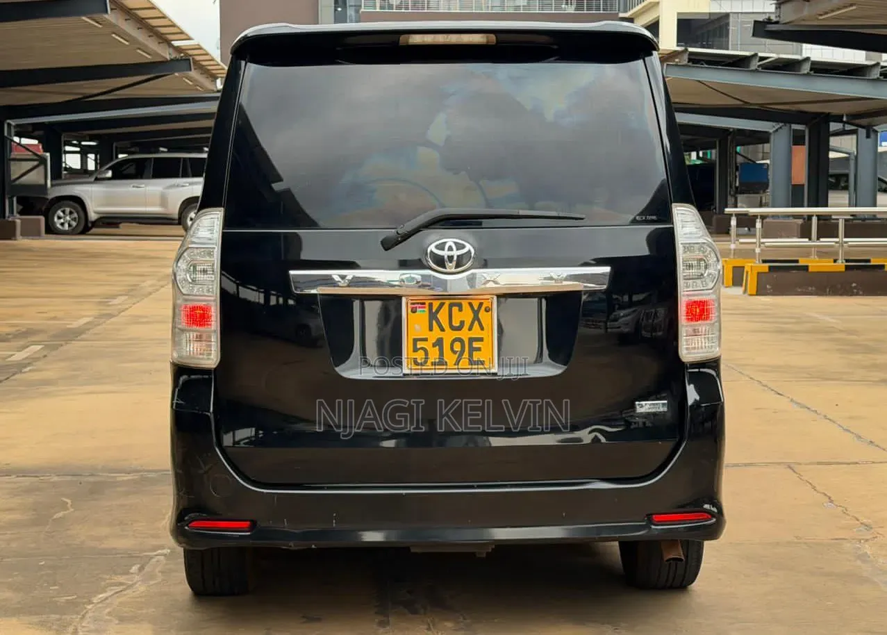 Toyota Voxy 2012 Black