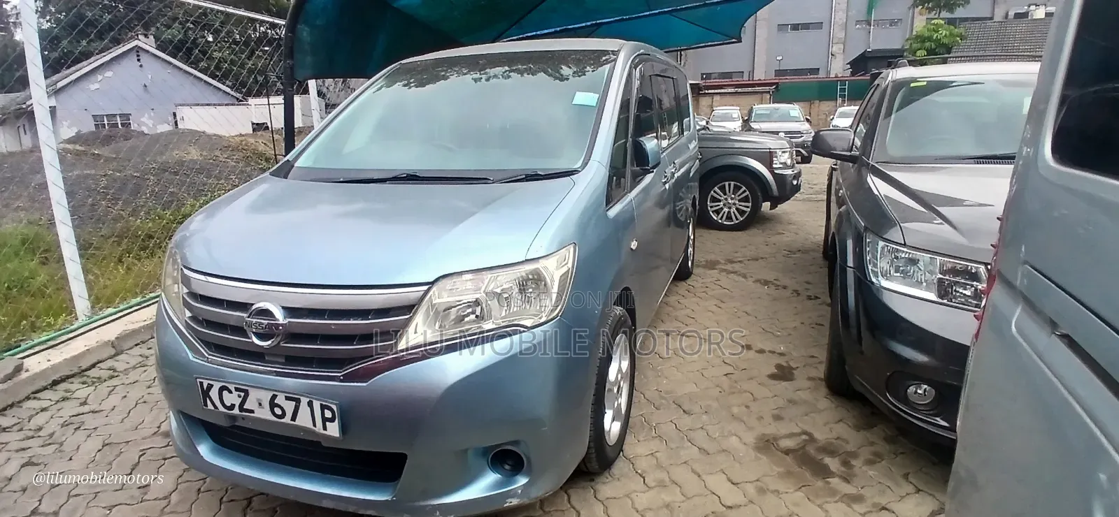 Nissan Serena 2013 Blue