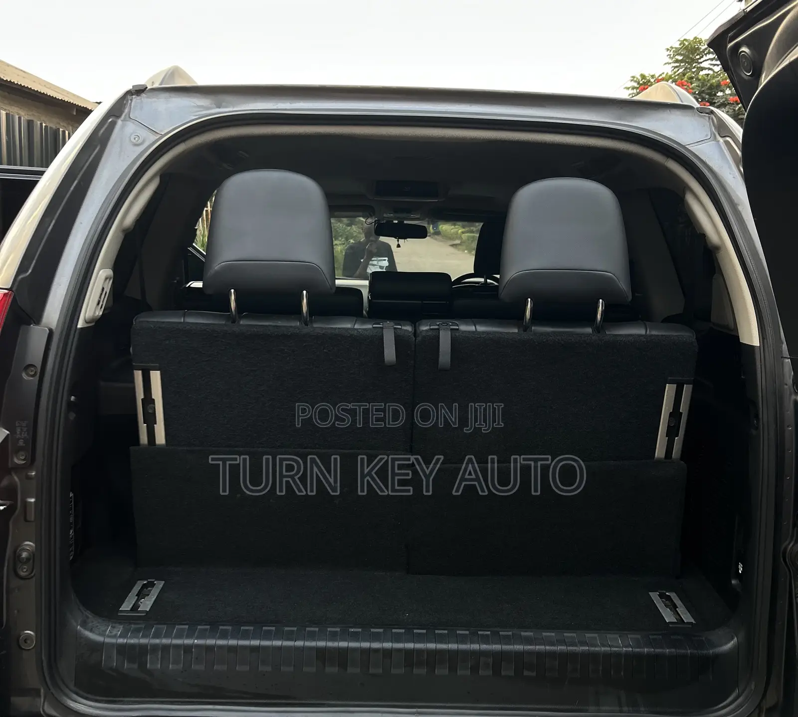 Toyota Land Cruiser Prado KAKADU 2013 Gray