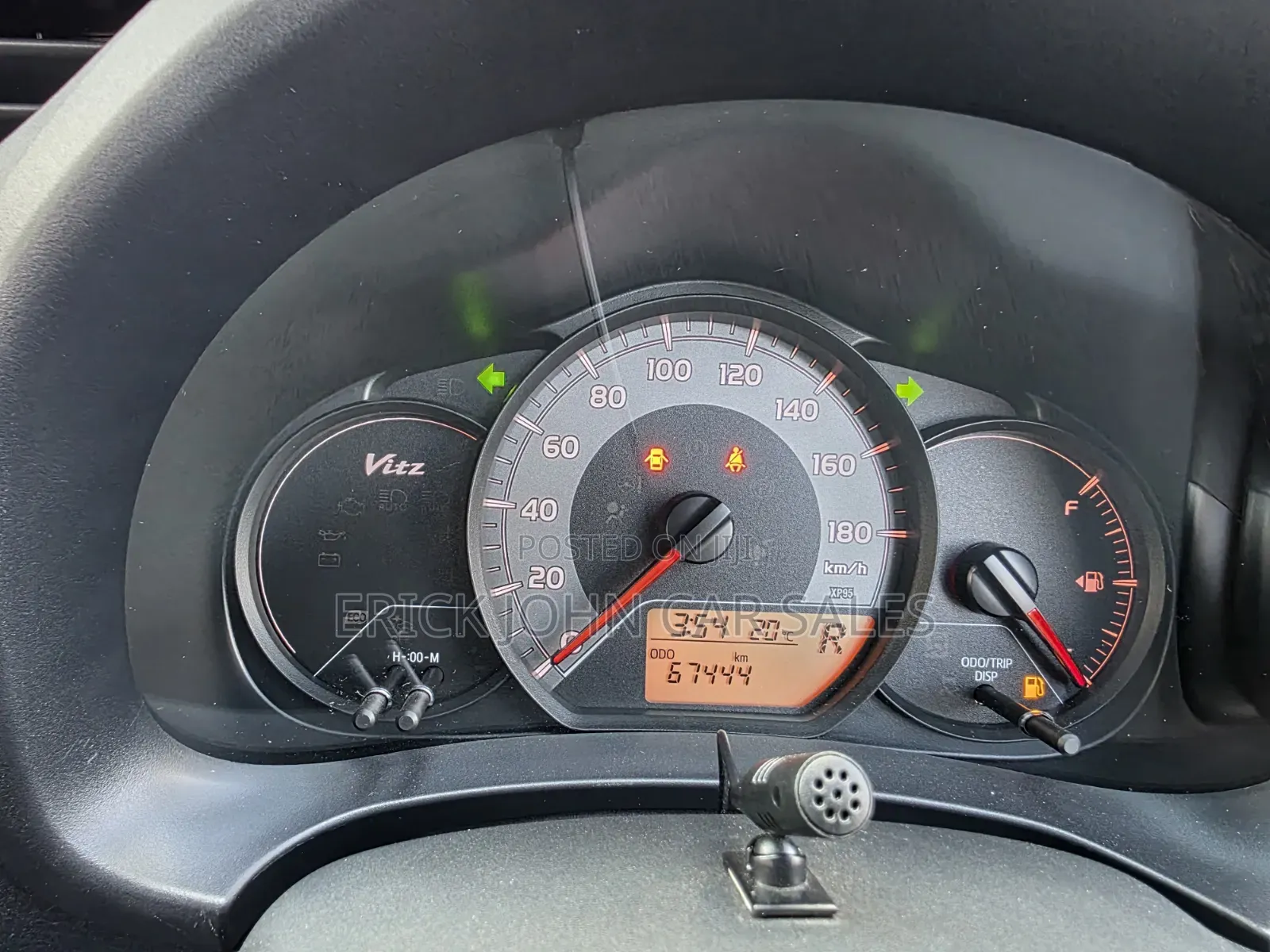 Toyota Vitz 1.0 FWD 5dr 2019 Silver
