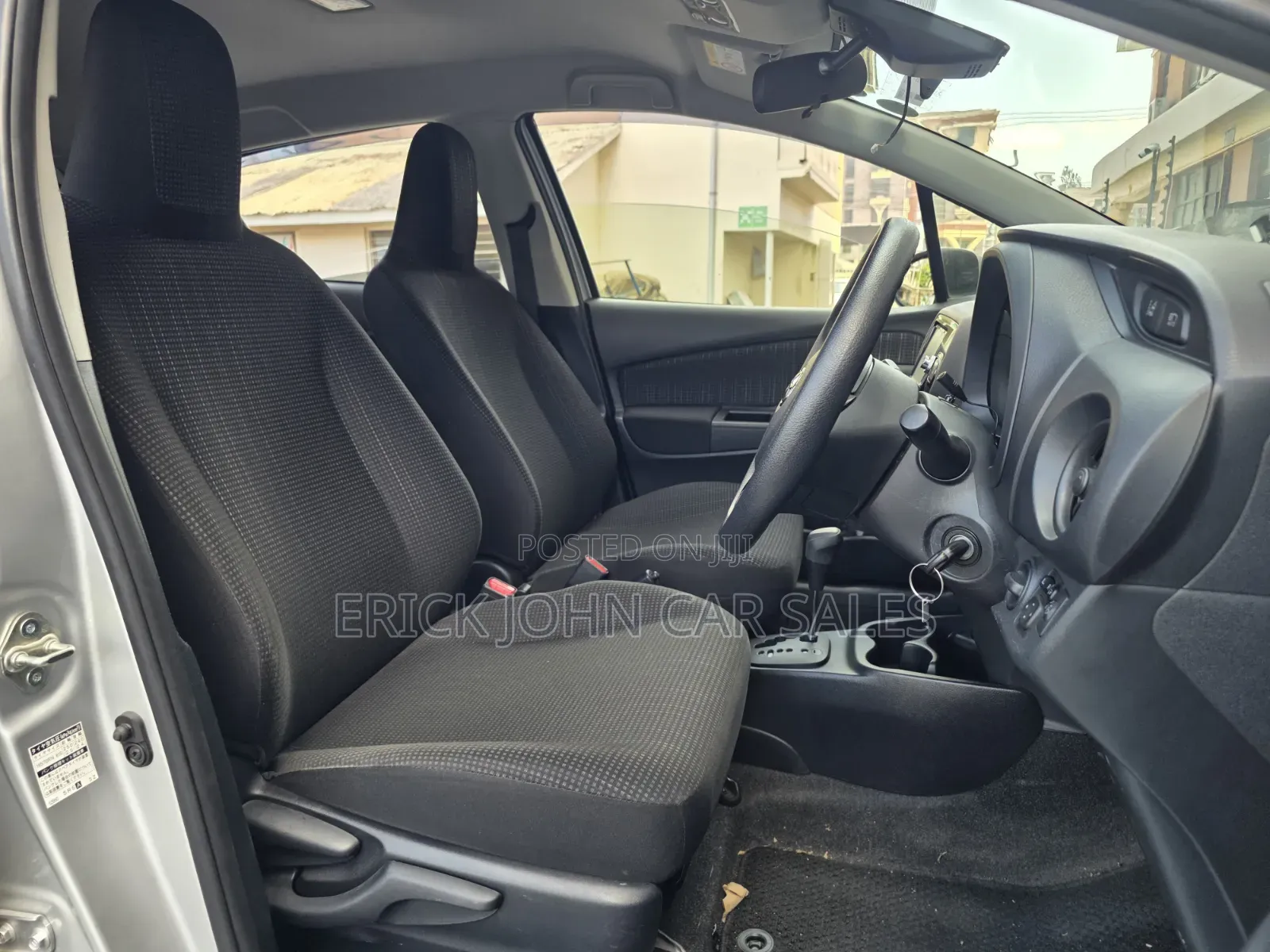 Toyota Vitz 1.0 FWD 5dr 2019 Silver