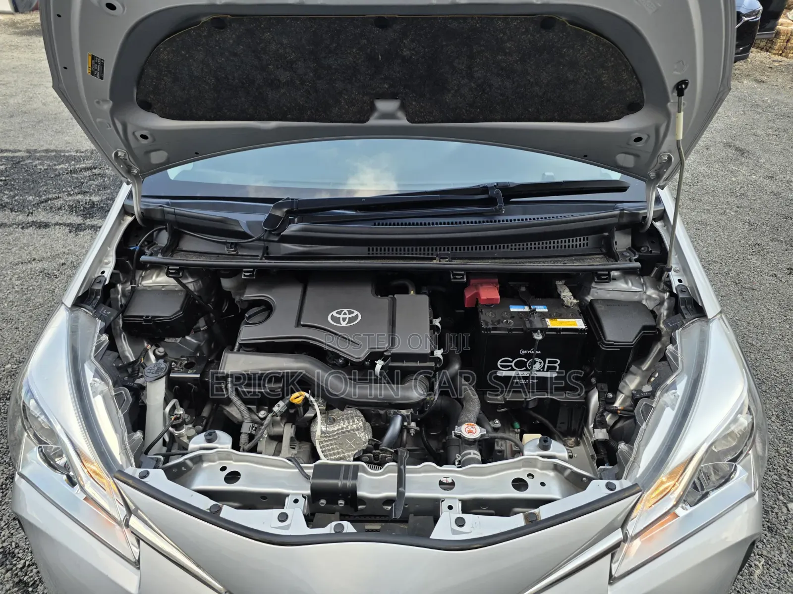 Toyota Vitz 1.0 FWD 5dr 2019 Silver