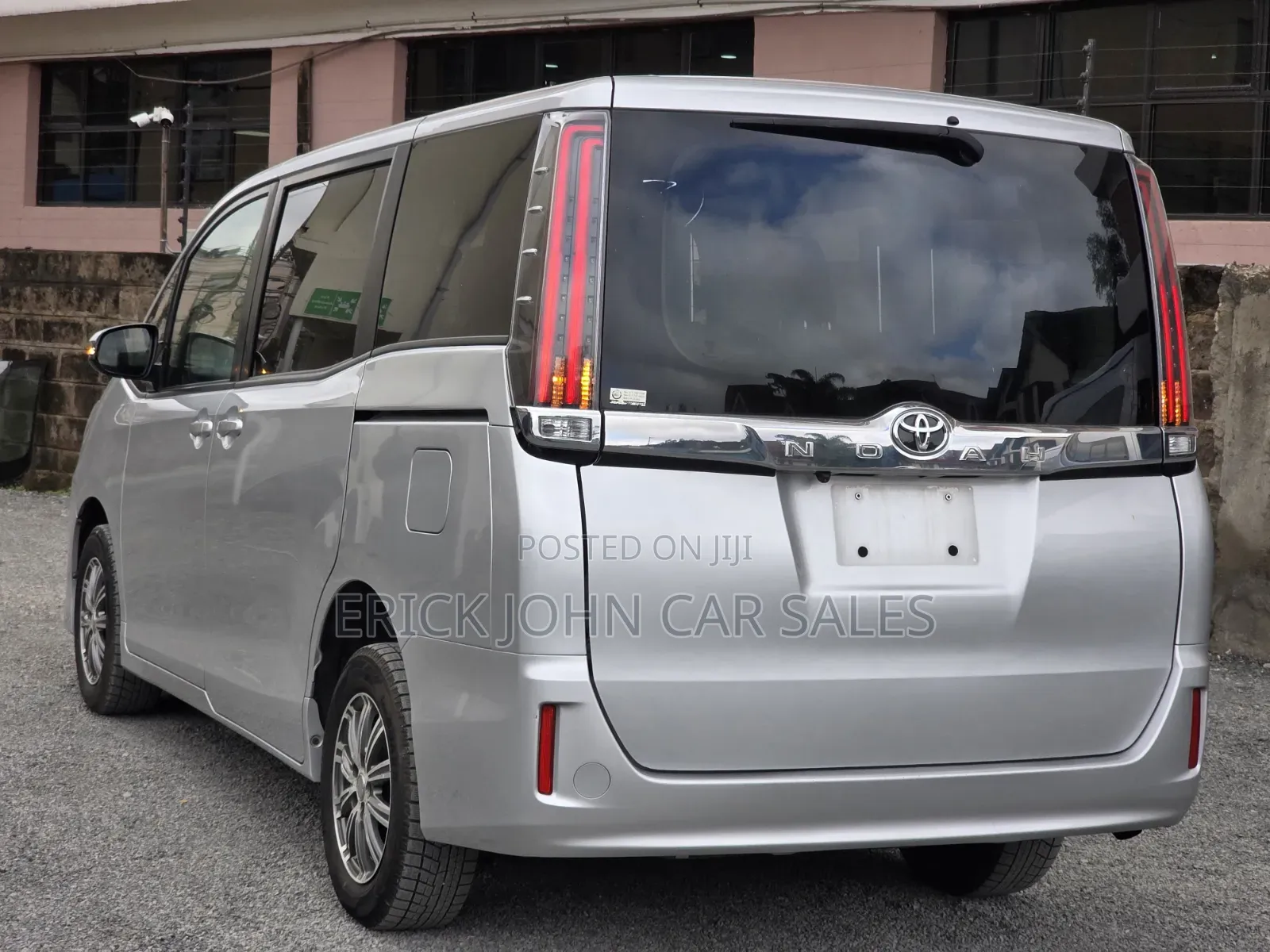 Toyota Noah 2.0 AWD (7 Seater) 2019 Silver