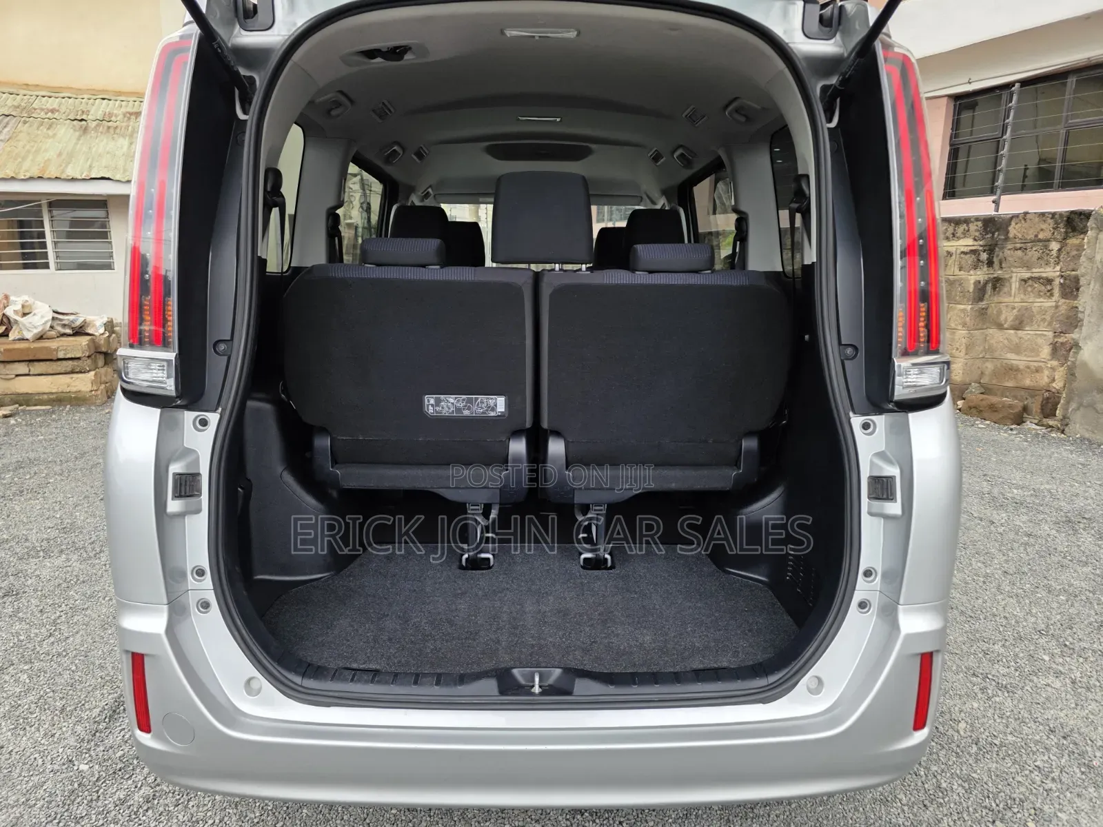 Toyota Noah 2.0 AWD (7 Seater) 2019 Silver