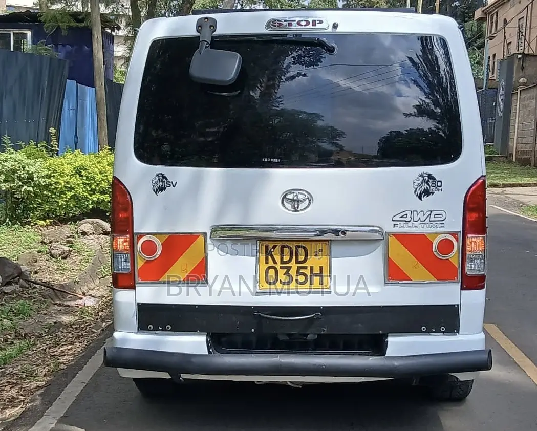 Toyota HiAce 2014 White