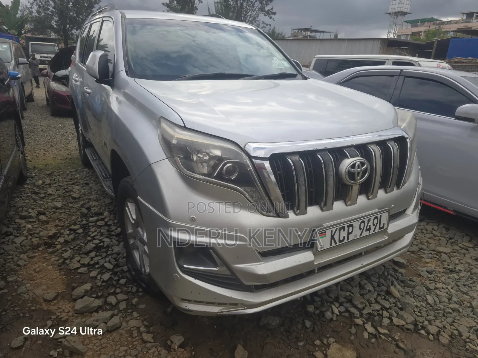 Toyota Land Cruiser Prado 2010 Silver