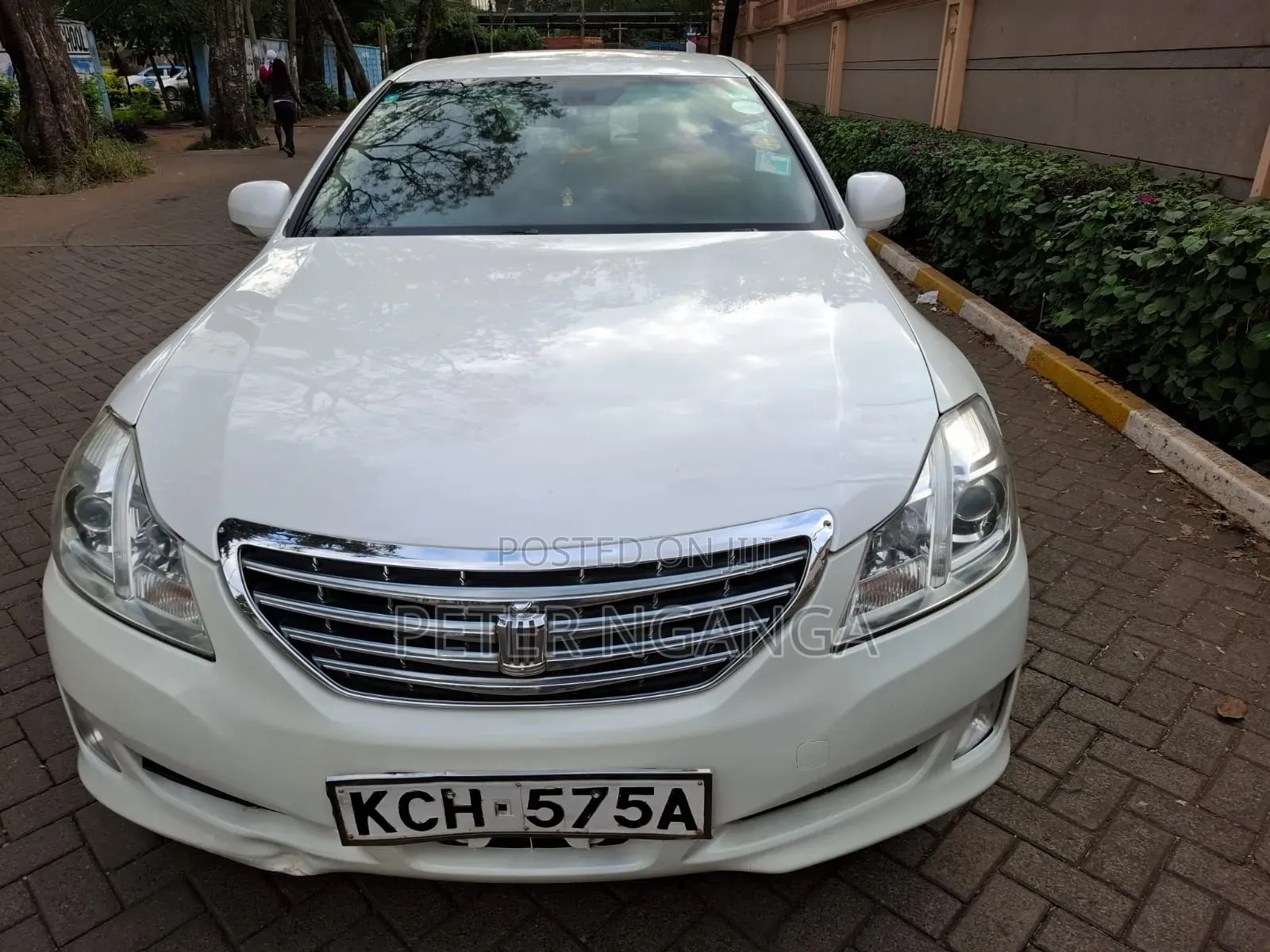Toyota Crown 2009 White