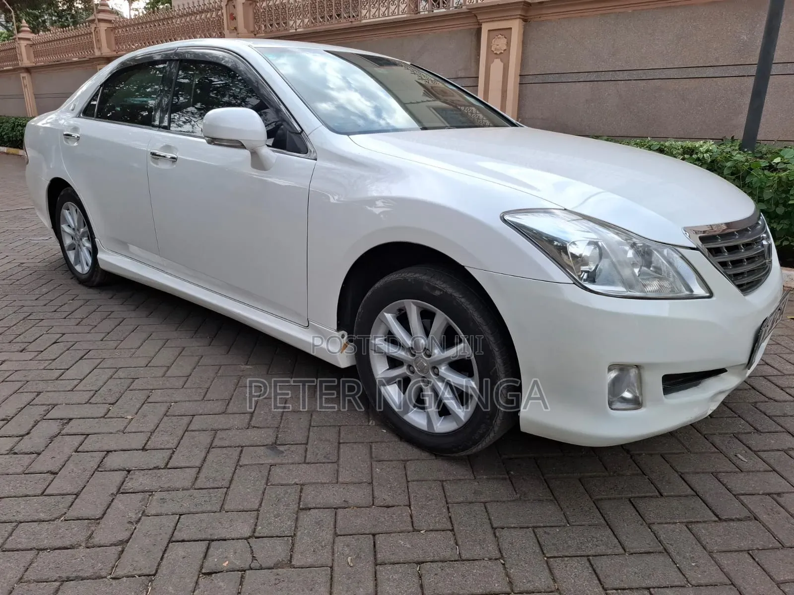 Toyota Crown 2009 White