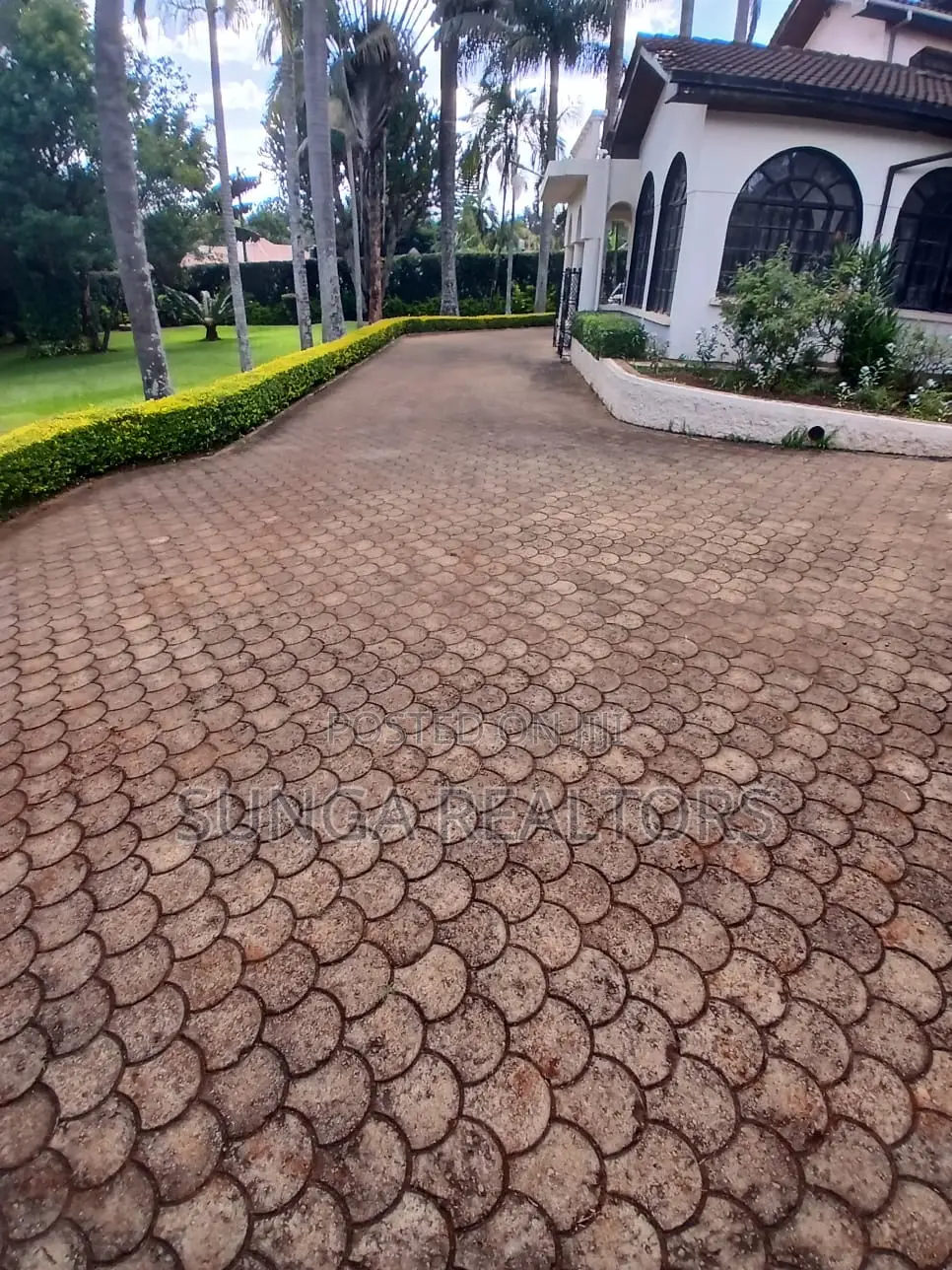 4bdrm House in Njathaini Rd., Thindigua/Kasarini for sale