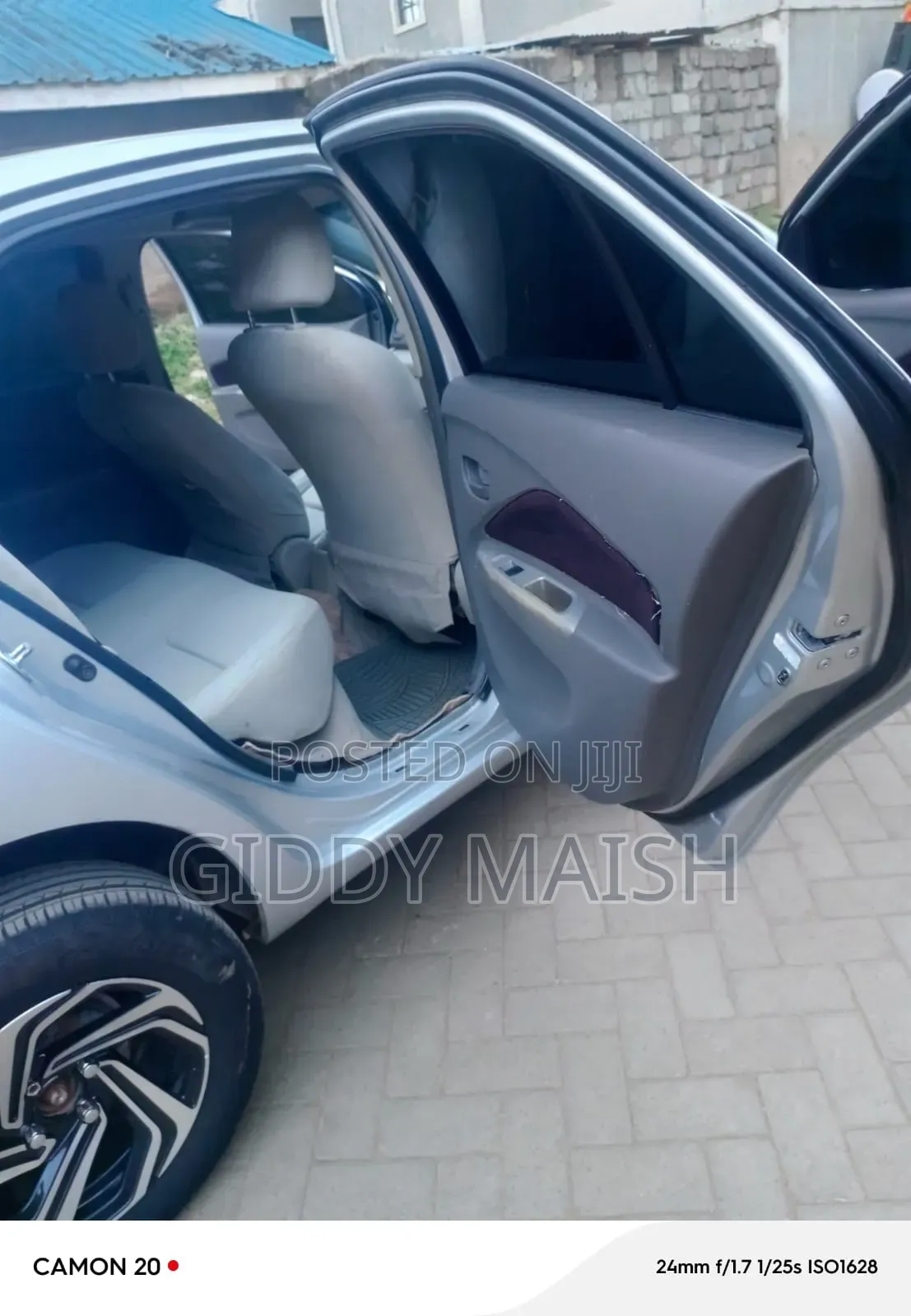 Toyota Belta 2010 Silver