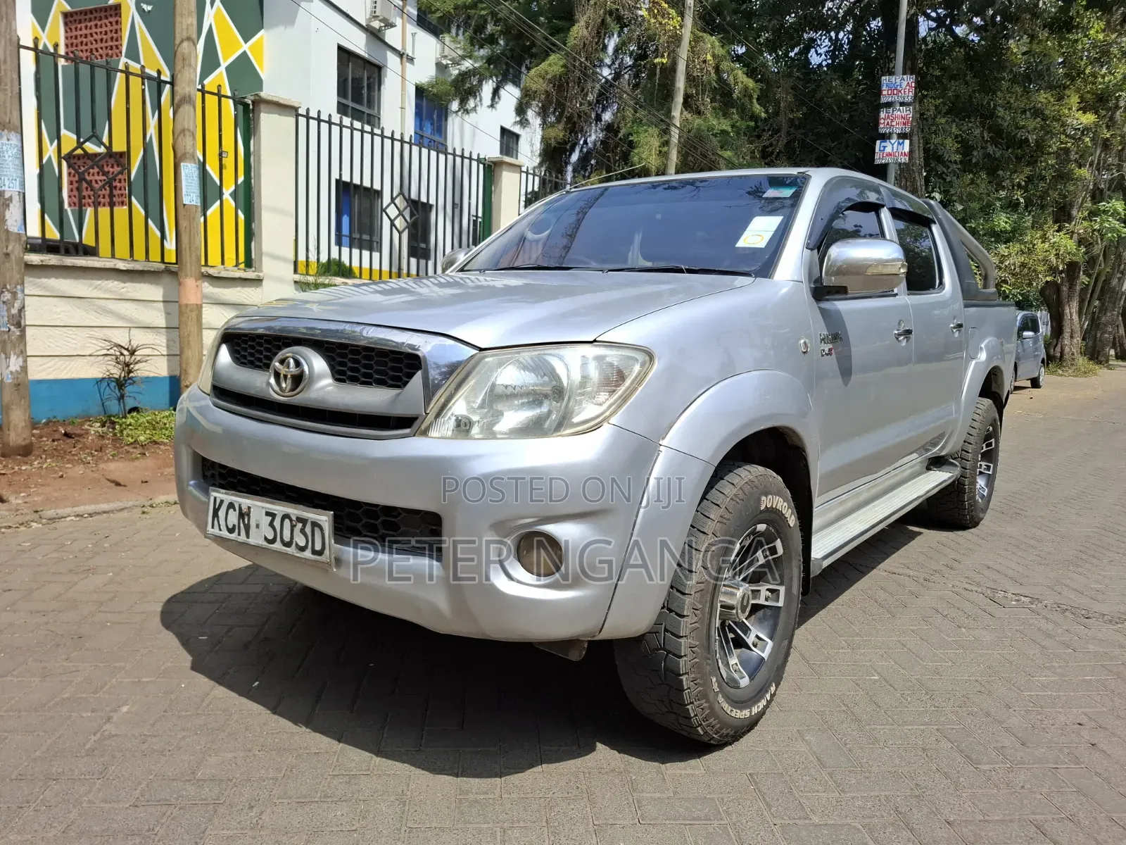 Toyota Hilux 2010 Silver